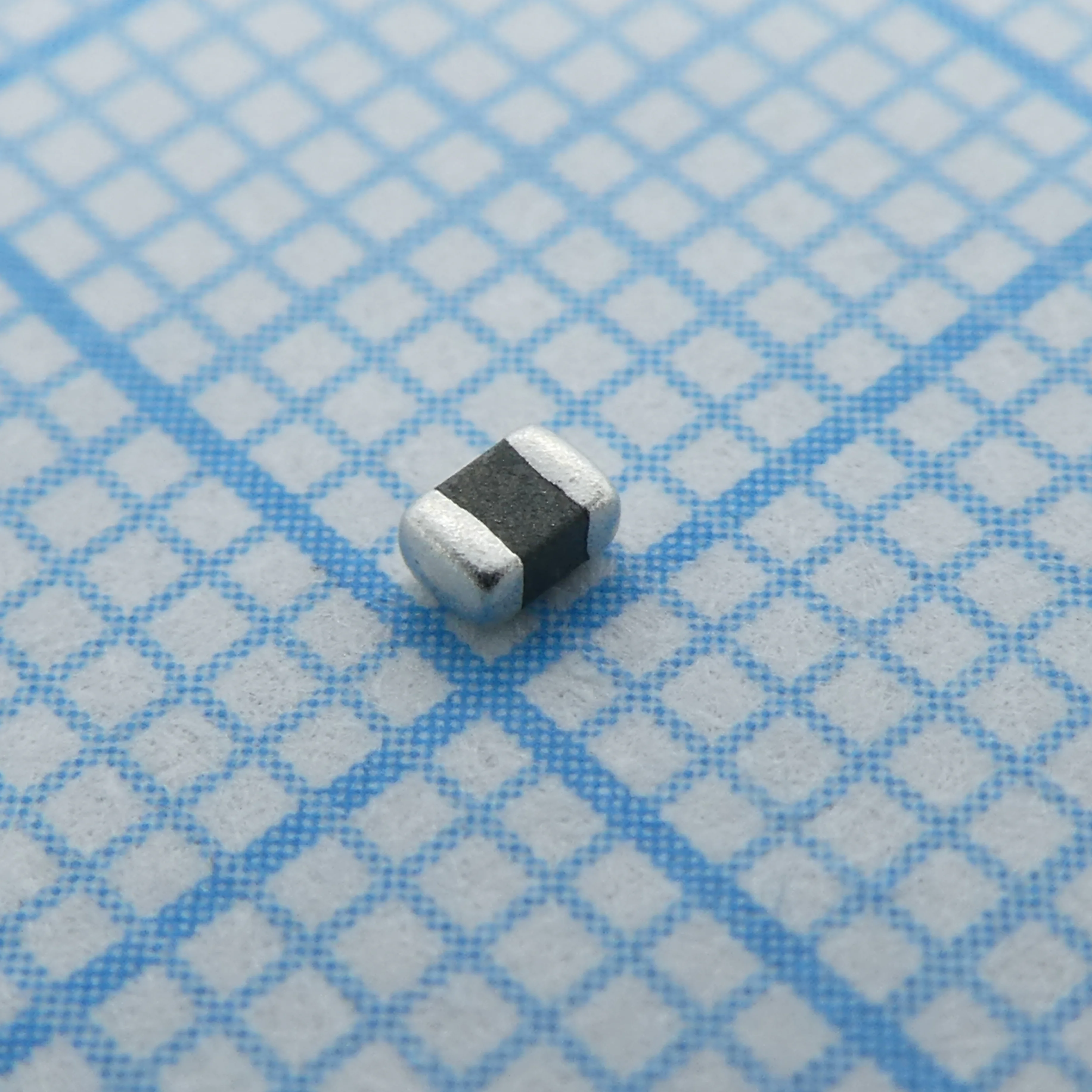 VC080505C150DP - SMD варистор 0805 4Vac/5.6Vdc 120A 8.5V(1mA), 0,3Вт 0,3Дж, лента в катушке