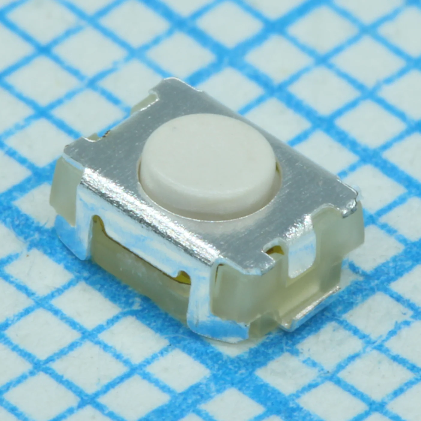 PTS820J20MSMTRLFS - Кнопка тактильная 3.9Х2.9Х2мм 0.05A 12В 1.6Н 200000циклов SMD монтаж лента на катушке