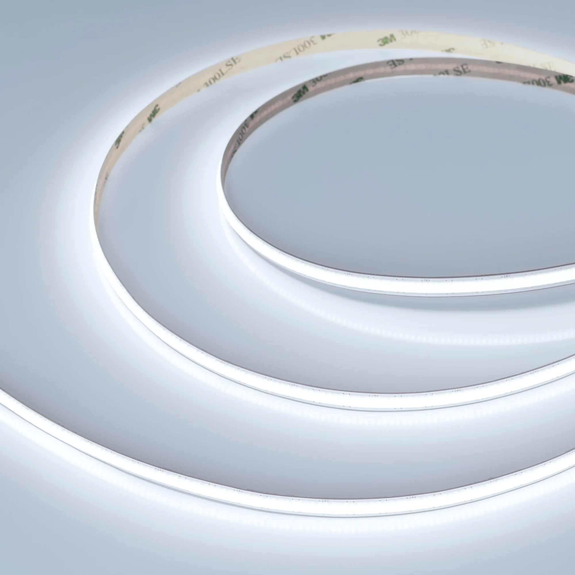 Лента COB-X528-8mm 24V White6000 (6 W/m, IP20, 5m, FreeCut) 046885 - Лента COB сплошной засветки без видимых светодиодов. Светодиоды CSP 528 шт/м (2640 шт на 5м). Цвет свечения БЕЛЫЙ 6000K, индекс цветопередачи CRI>90, угол 180°. Мощность 6 Вт/м (30 Вт на