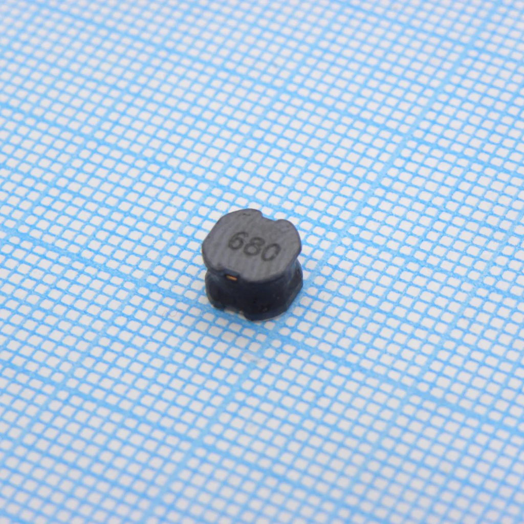 SRN6045-680M - SMD индуктивность проволочная, на ферритовом сердечнике, полуэкранированная 68uH 20% 100KHz 13Q-Factor Ferrite 900mA 351mOhm