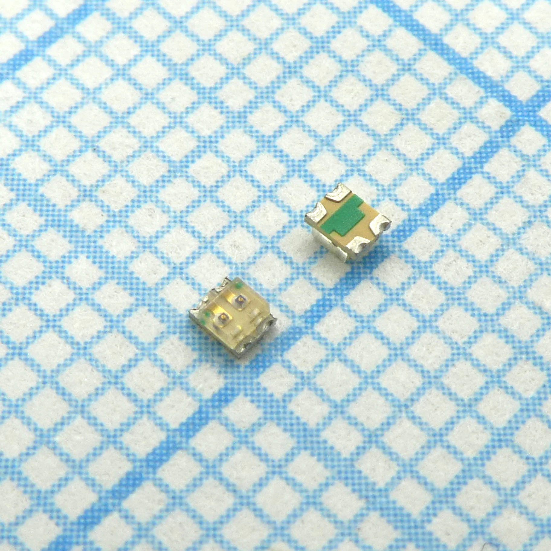 KPTB-1615SYKCGKC - Светодиод smd 1,6х1,5мм/желтый/590нм/80-120мкд - зеленый/570нм/20-50мкд/прозрачный/120°