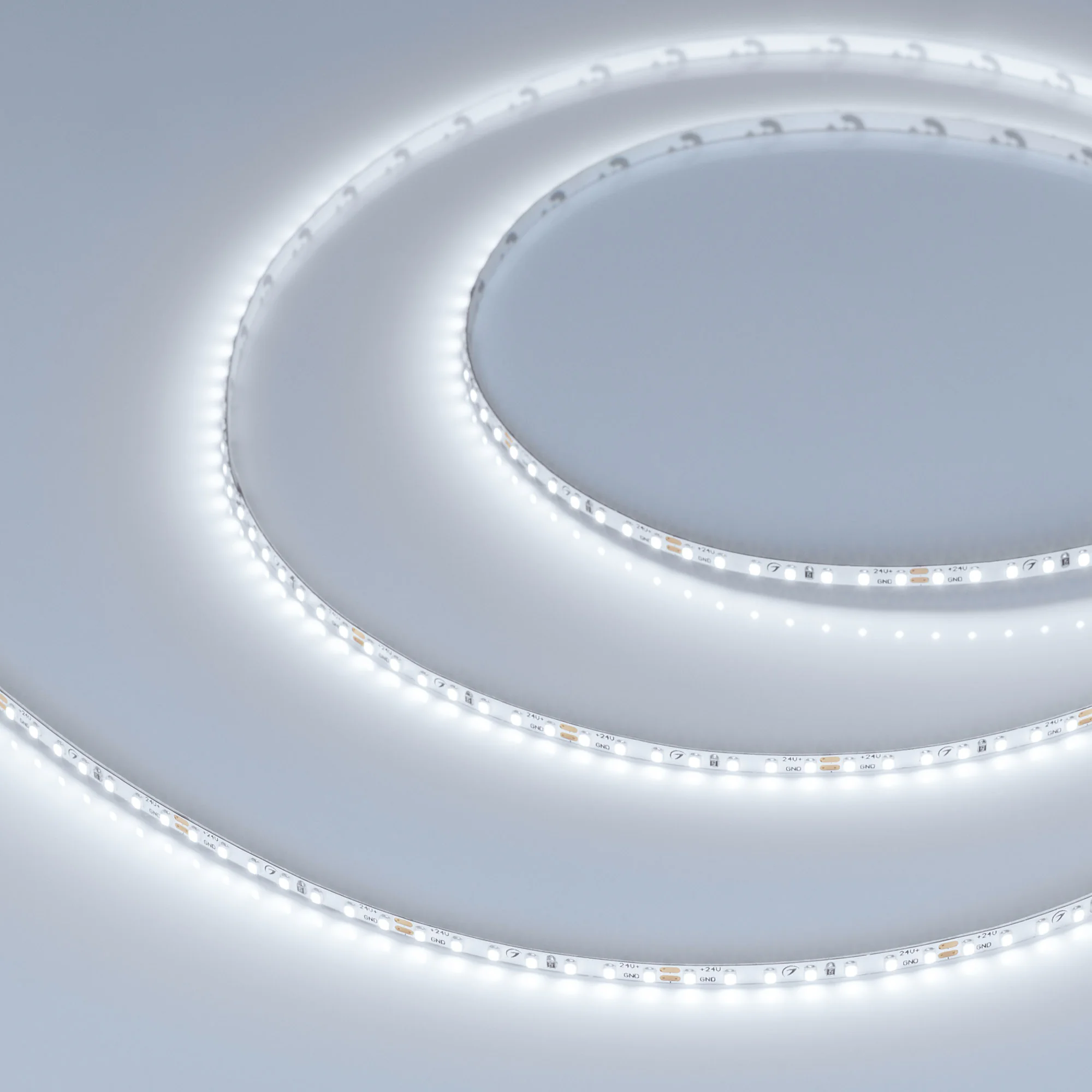Лента MICROLED-M168-4mm 24V White6000 (5 W/m, IP20, 2216, 5m) 046729 - Светодиодная гибкая лента MICROLED-M168, открытая IP20. Светодиоды 2216, 168 шт/м (840 шт на 5 м), белая плата 4 мм, скотч 3M. Цвет Белый 6000 K, цветопередача CRI>90, угол 120°. Питан