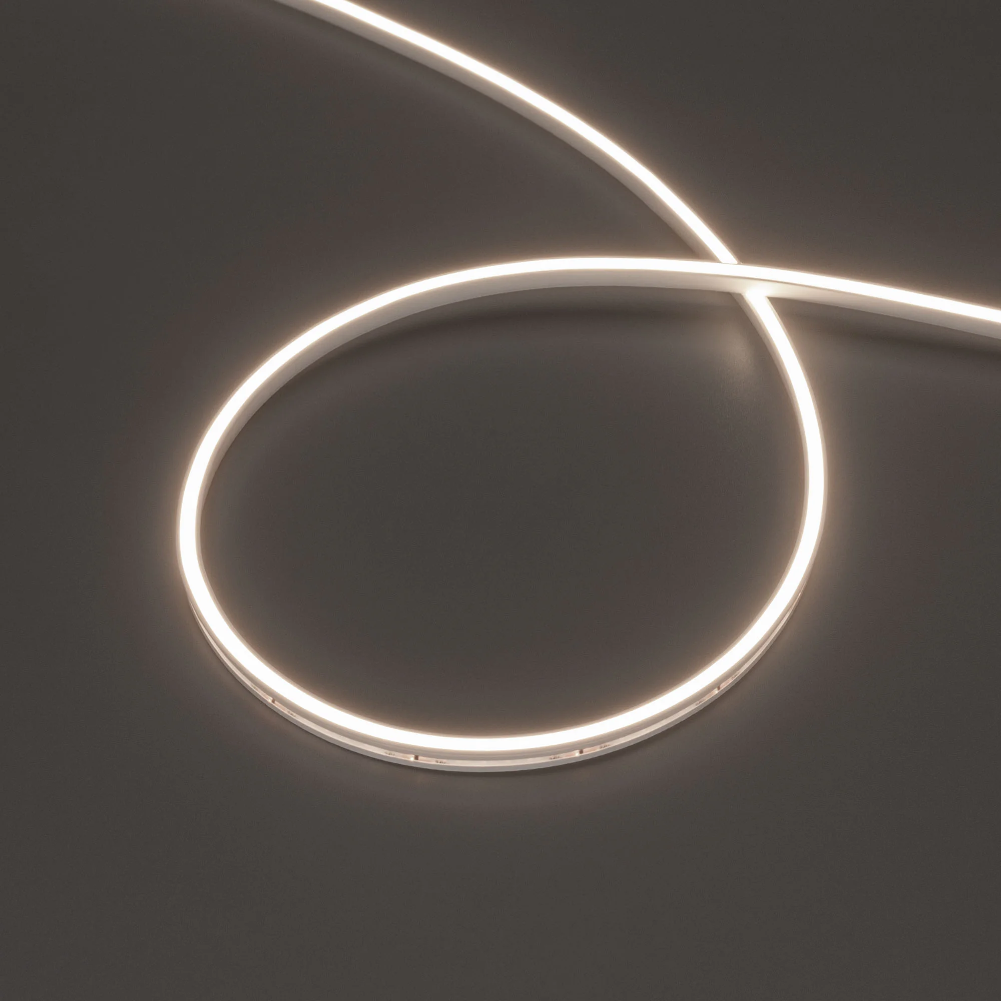 Лента герметичная MOONLIGHT-SIDE-T-M196-03x06mm 24V Day4000 (7.2 W/m, IP54, 2216, 5m, wire x2) 039569 - Гибкая герметичная лента (неон серии MOONLIGHT), сечение 3х6 мм, Т-образная форма. Светодиоды SMD 2216 196 шт/м. Цвет свечения ДНЕВНОЙ (4000 К), индекс
