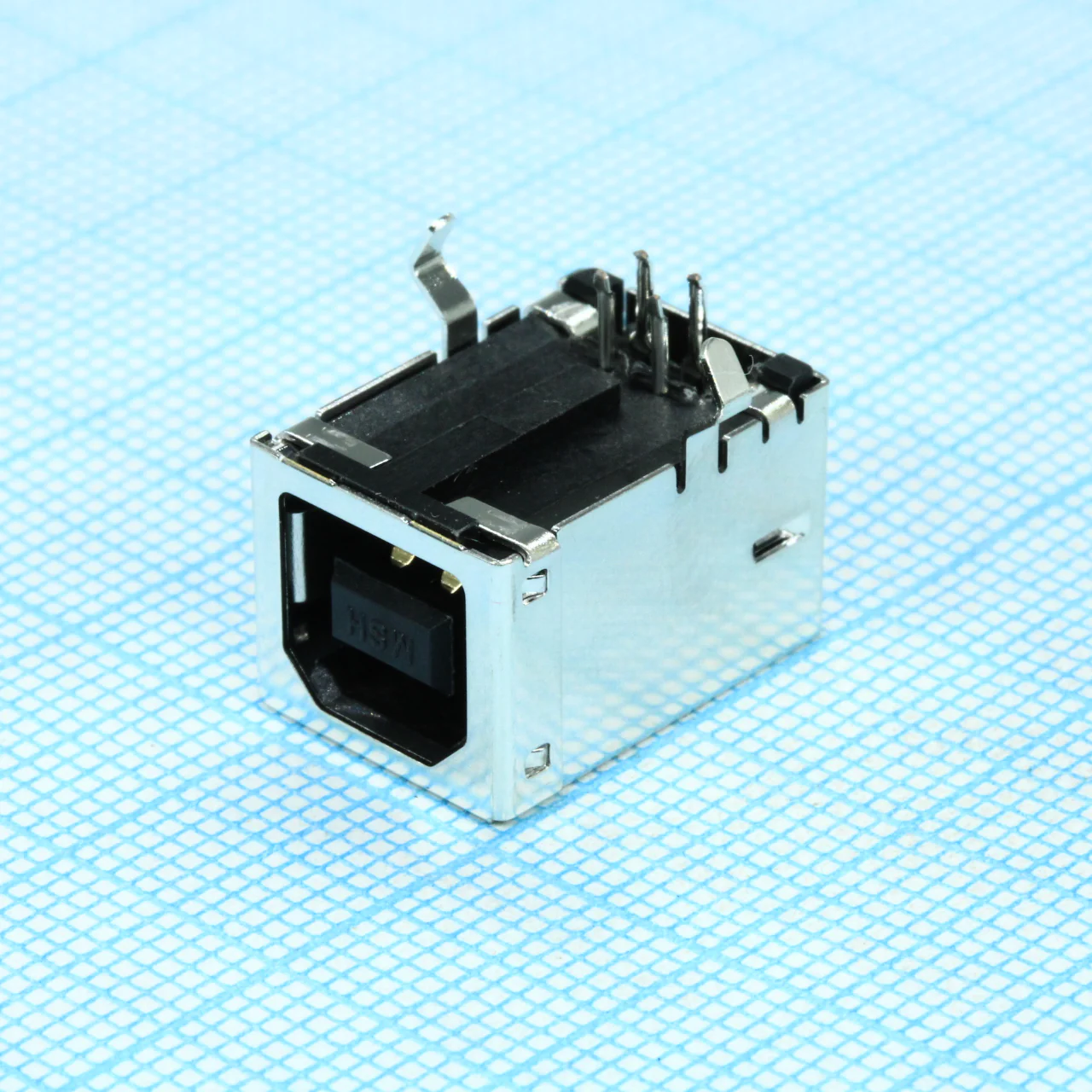 670688000 - Соединитель USB 4 контакта 2.5мм монтаж в отверстие лоток
