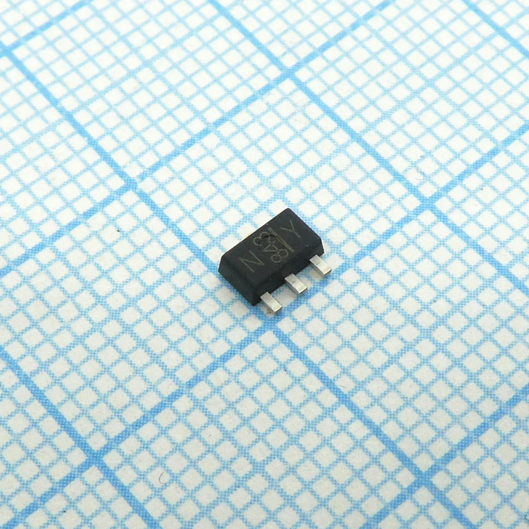 2SA1213 Y - Биполярный транзистор, PNP, 50 В, 2 А, 0.5 Вт (Комплементарная пара 2SC2873)
