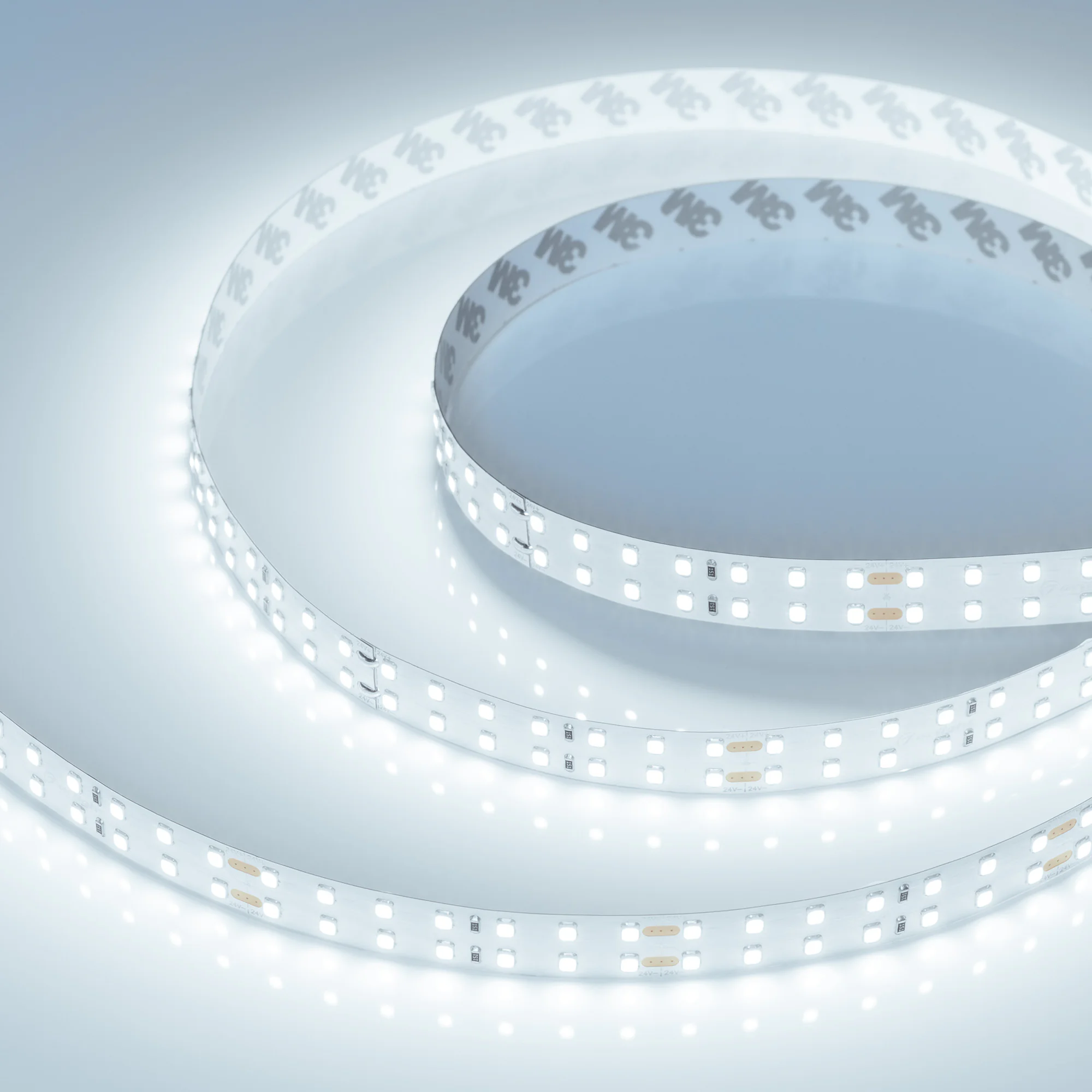 Лента RT-A196-15mm 24V Cool 8K (20 W/m, IP20, 2835, 5m) 019088(2) - Светодиодная широкая лента RT-A196, открытая. Светодиоды 2835, 196 шт/м (980 шт на 5 м), белая плата, ширина 15 мм, скотч 3M. Цвет ХОЛОДНЫЙ 8000 K, цветопередача CRI>85, угол 120°. Питани