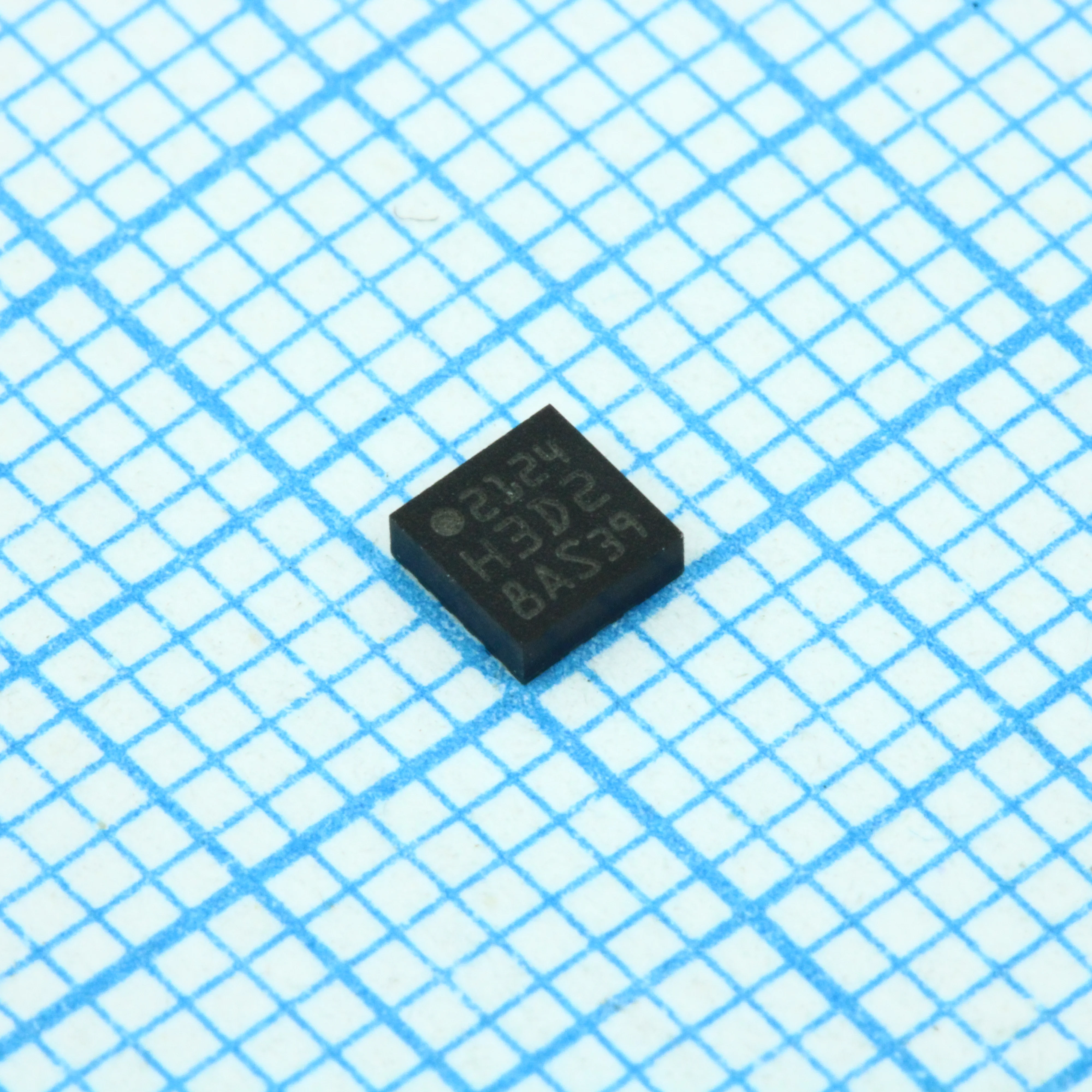 H3LIS200DLTR - Акселерометр 3-х осевой ±100g/±200g электропитание 2.5В 16-Pin TFLGA лента на катушке