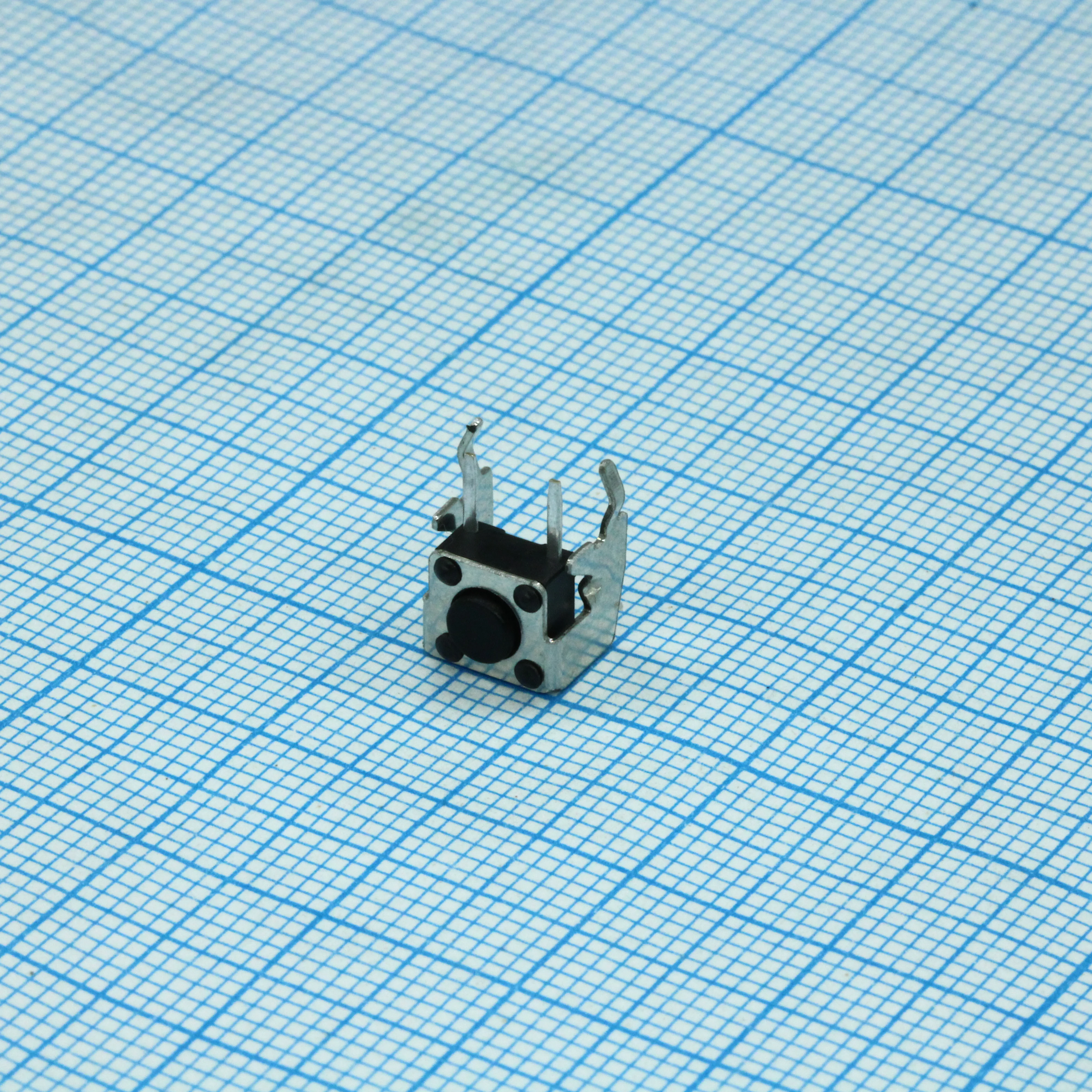 L-KLS7-TS6606-4.3-180 - Кнопка тактильная 6х6мм угловая h=1мм усилие нажатия 180гр 0.05A 12В монтаж в отверстие