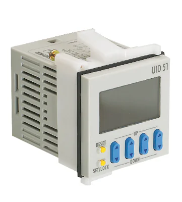 Таймер UID51 AC24V - Многофункциональный счетчик импульсов, с 5 входными и 7 выходными функциями для диапазона напряжений или фиксированного напряжения питания, входное напряжение: 24 V AC / DC, 1 переключающий контакт, коммутируемое напряжение: 230/30 V 