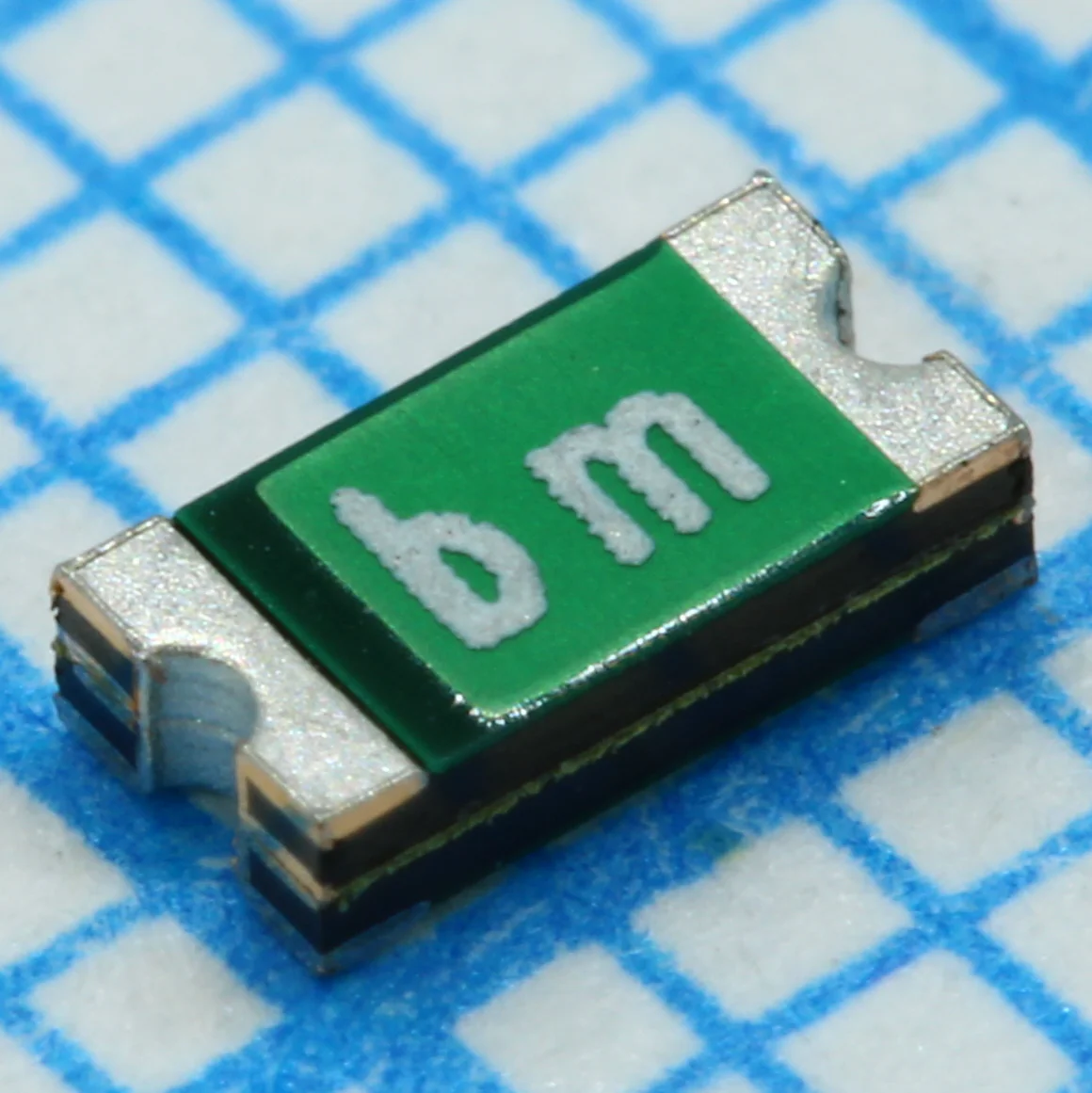 0ZCJ0050AF2E - Предохранитель восстанавливаемый (PTC) 0.5A(удержание) 1A(отключение) 24В постоянного тока 100A 0.6Вт 0.1сек 0.15Ом для поверхностного монтажа