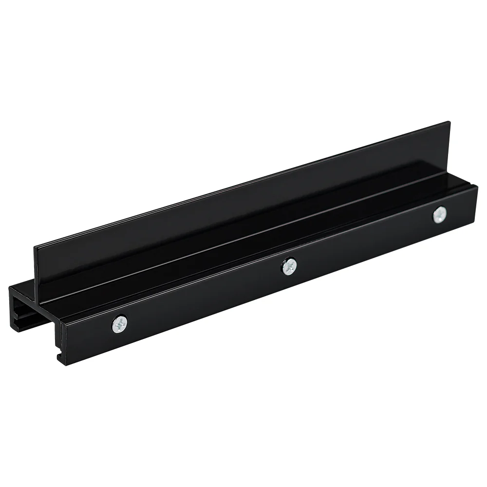 Зажим LGD-4TR-CLIP-BK (C) 024728 - Длинный 18см зажим для треков 4TR для придания жесткости конструкции в местах соединения, цвет черный глянцевый.  Аналог SKB-18 Global Track Pro. 180х32х35мм. При использовании с треками и аксессуарами другой серии возмо