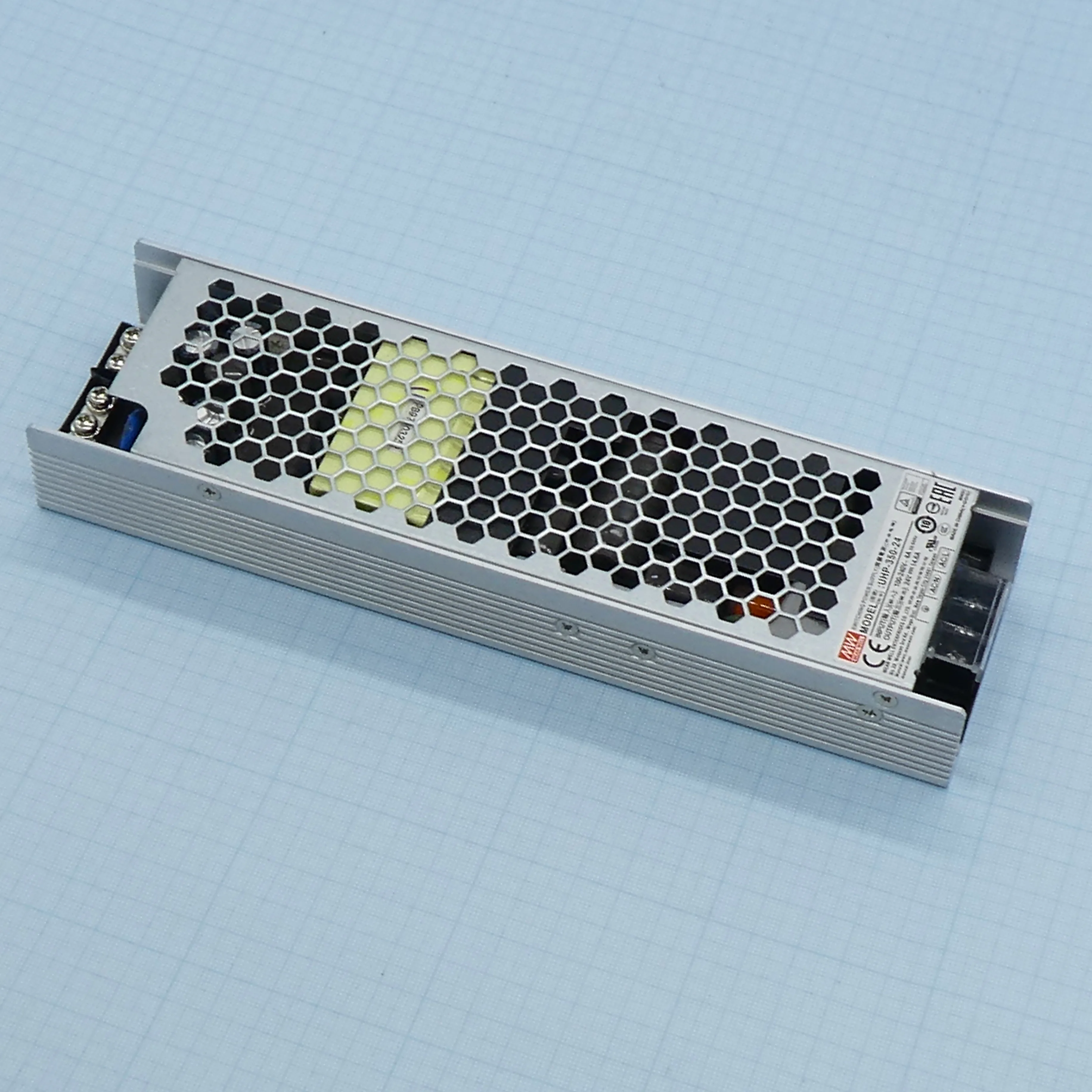 UHP-350-24 - AC-DC, 350.4Вт, вход 90…264В AC, 47…63Гц, выход 24В/14.6A, ККМ, рег. вых 22.8…25.2В, изоляция 3750В AC, в кожухе 220х62х31мм, -30…+70°С