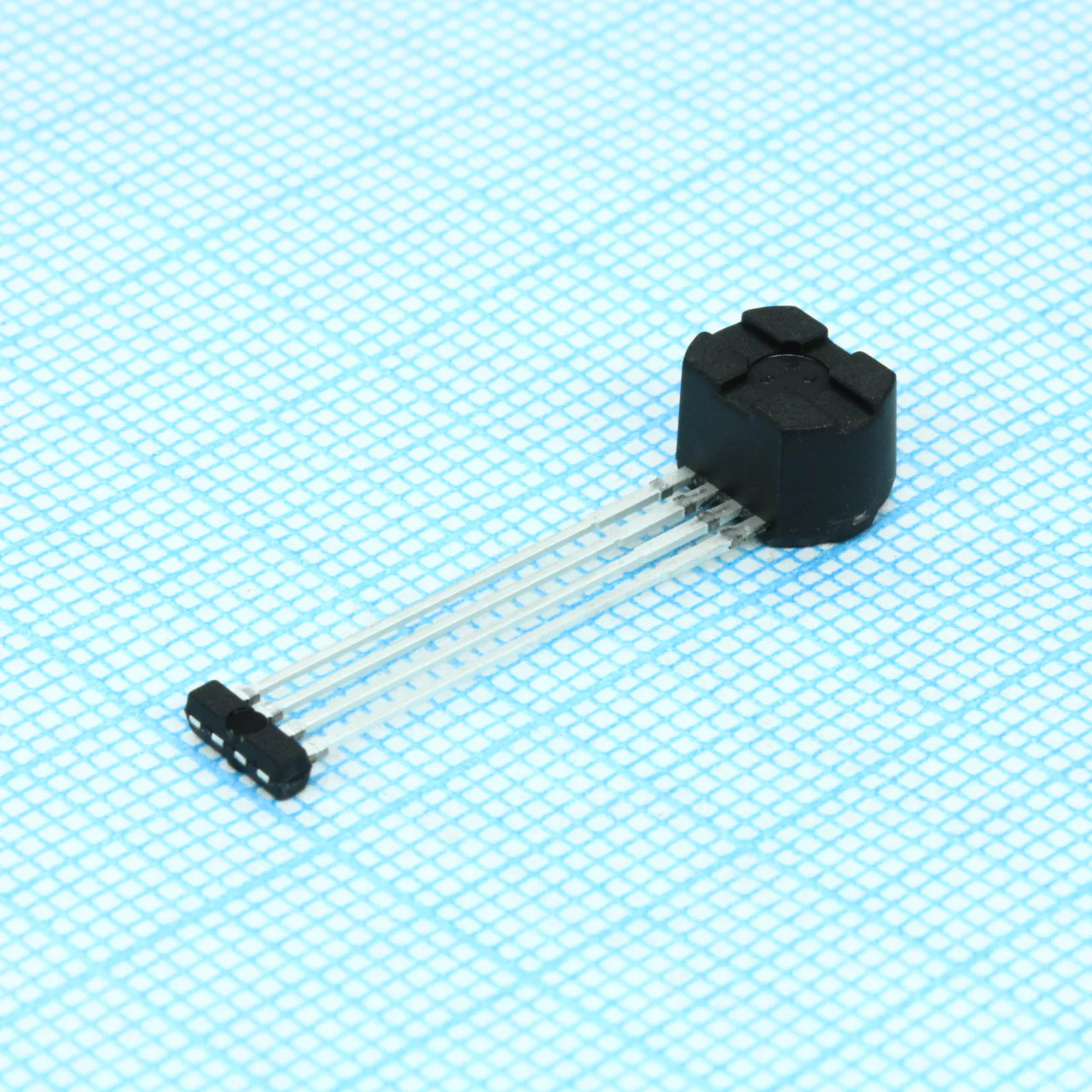 ATS667LSGTN-T - Датчик Холла 20мА 5В/9В/12В/15В/18В 4-Pin SIP Module(SG) лента на катушке