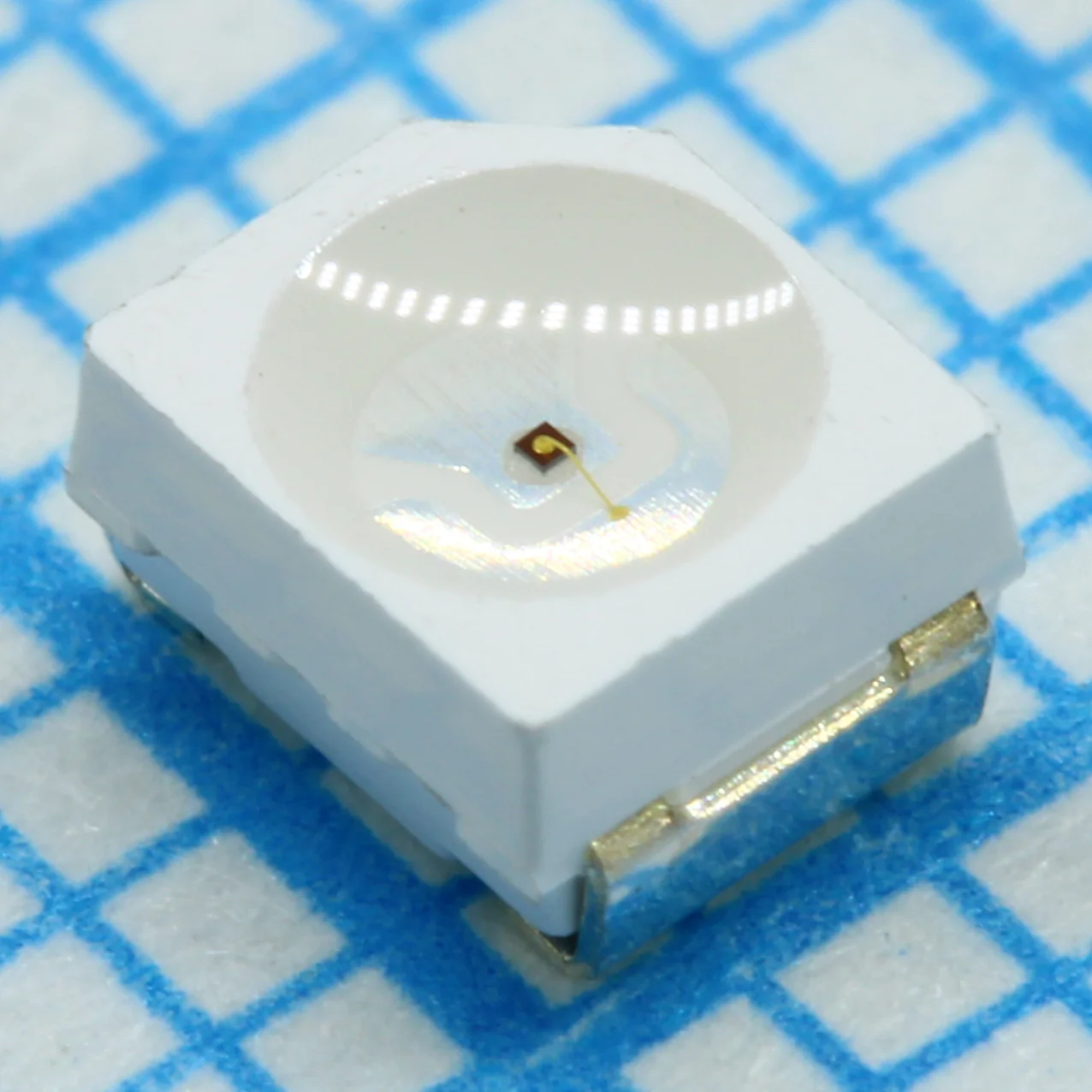 L-T670KYCT - Светодиод smd 3,5x2,8мм/желтый/590нм/230мкд/прозрачный/120°