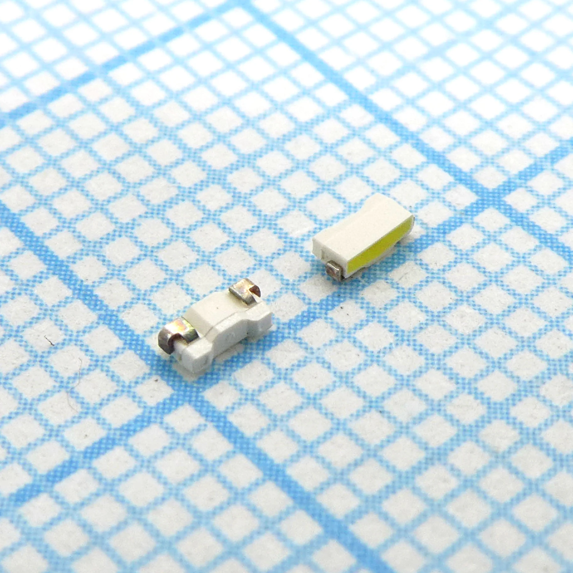 KA-2810ASURSK - Светодиод smd 2,8х0,8мм/красный/625нм/150-300мкд/прозрачный/110°/боковой свет