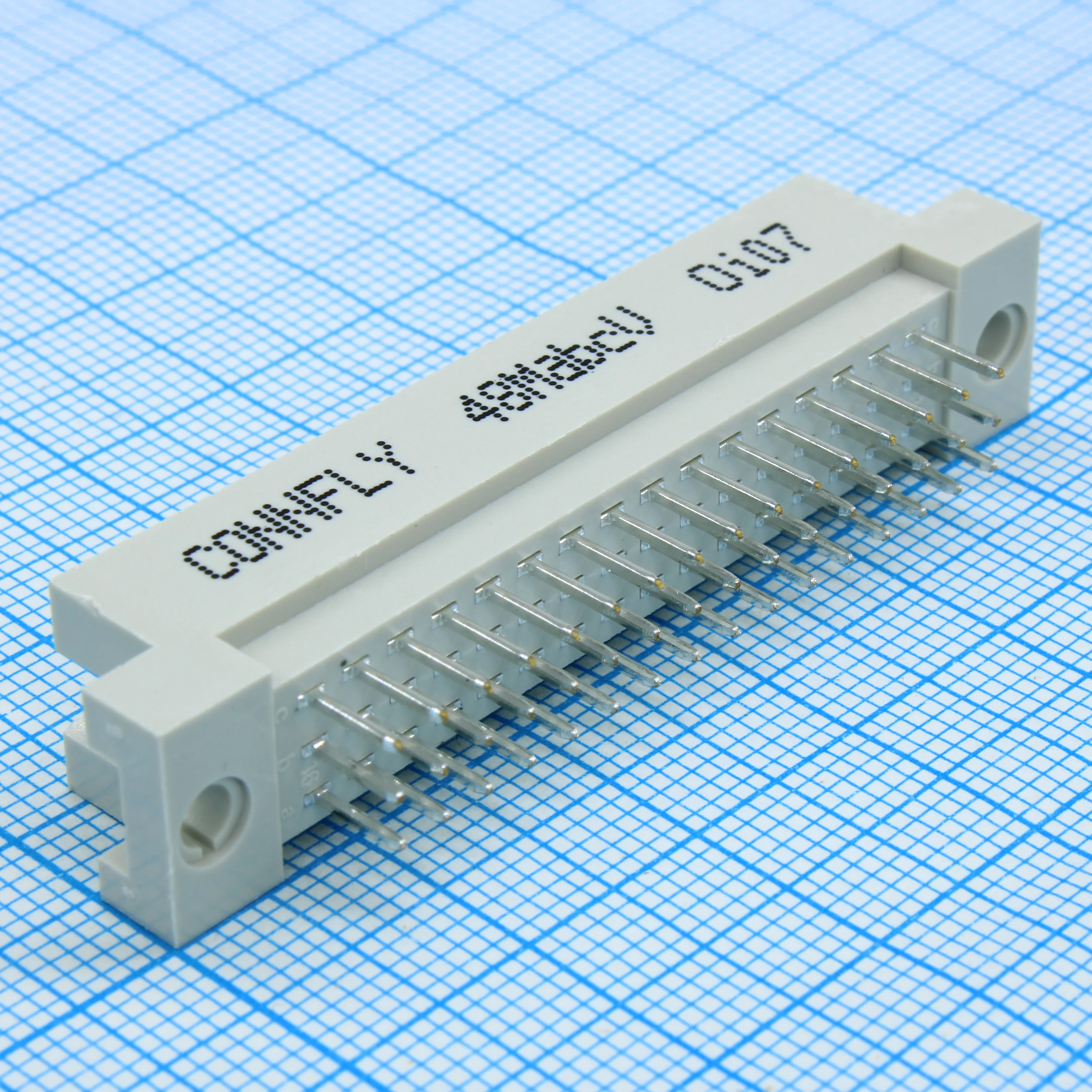 DS1119-48M0V13 - Разъем (вилка)  DIN 41612 тип C 48pin (3х16), шаг 2.54мм трехрядный прямой (ряд АBC)