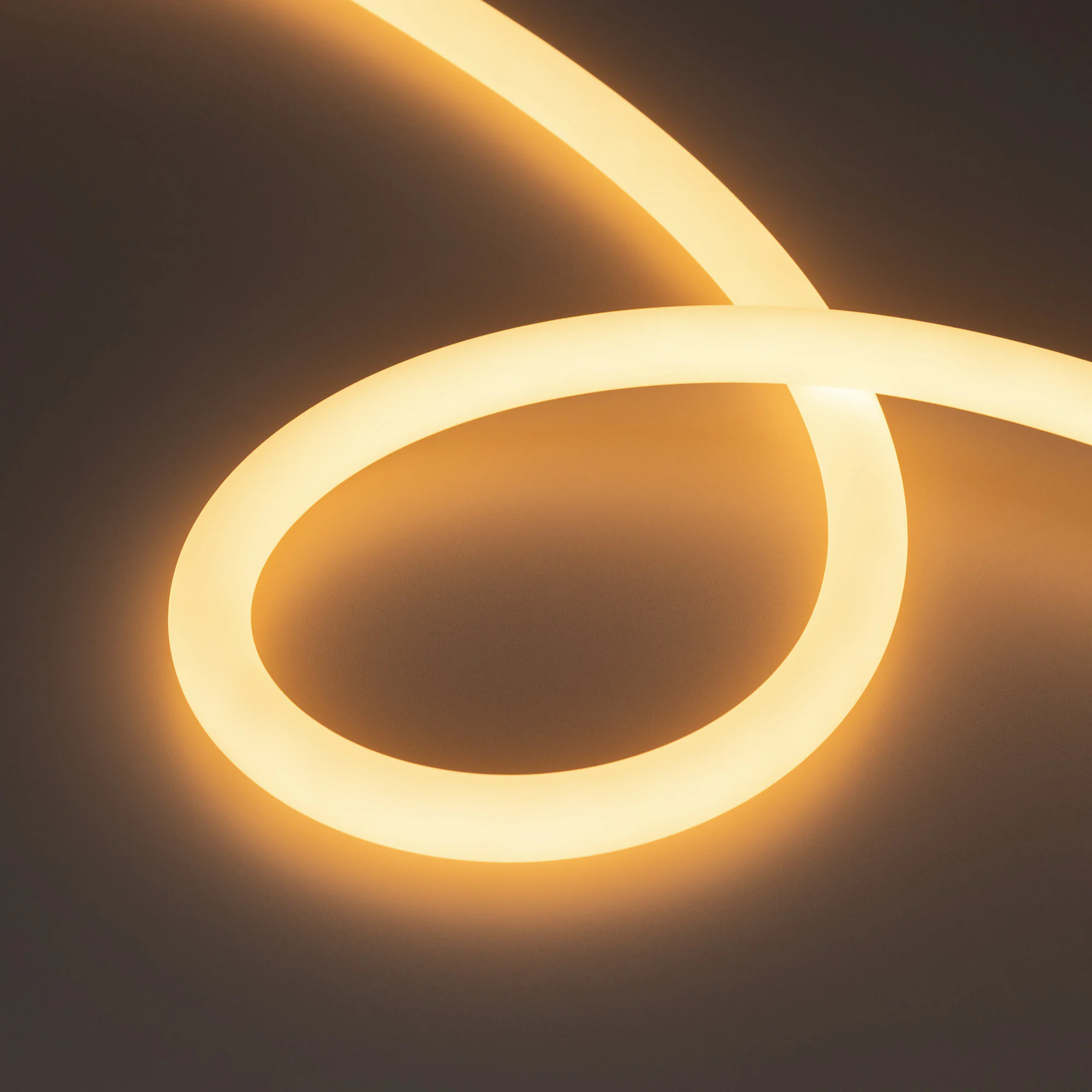 Лента герметичная MOONLIGHT-TOP-A336-D18mm 24V Warm2700 360deg (14.4 W/m, IP65, 2835, 5m, wire x1) 038760 - Гибкая герметичная лента (неон серии MOONLIGHT), сечение 18х18 мм. Светодиоды SMD 2835 336 шт/м. Цвет свечения ТЁПЛЫЙ (2700 К), индекс цветопередач