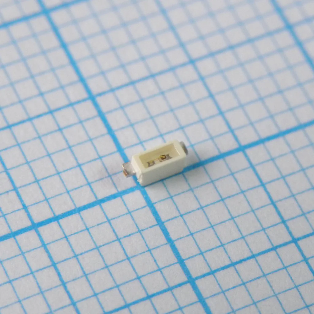 LSY876-Q2S1-1 - Светодиод smd 3х1,1мм/красный/633нм/90-224мкд/прозрачный/120° боковой