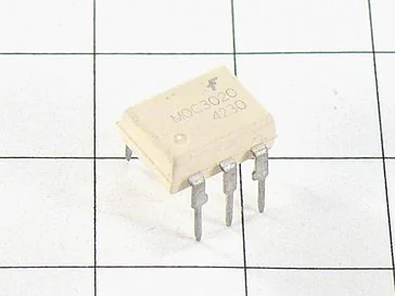 Оптрон MOC3020