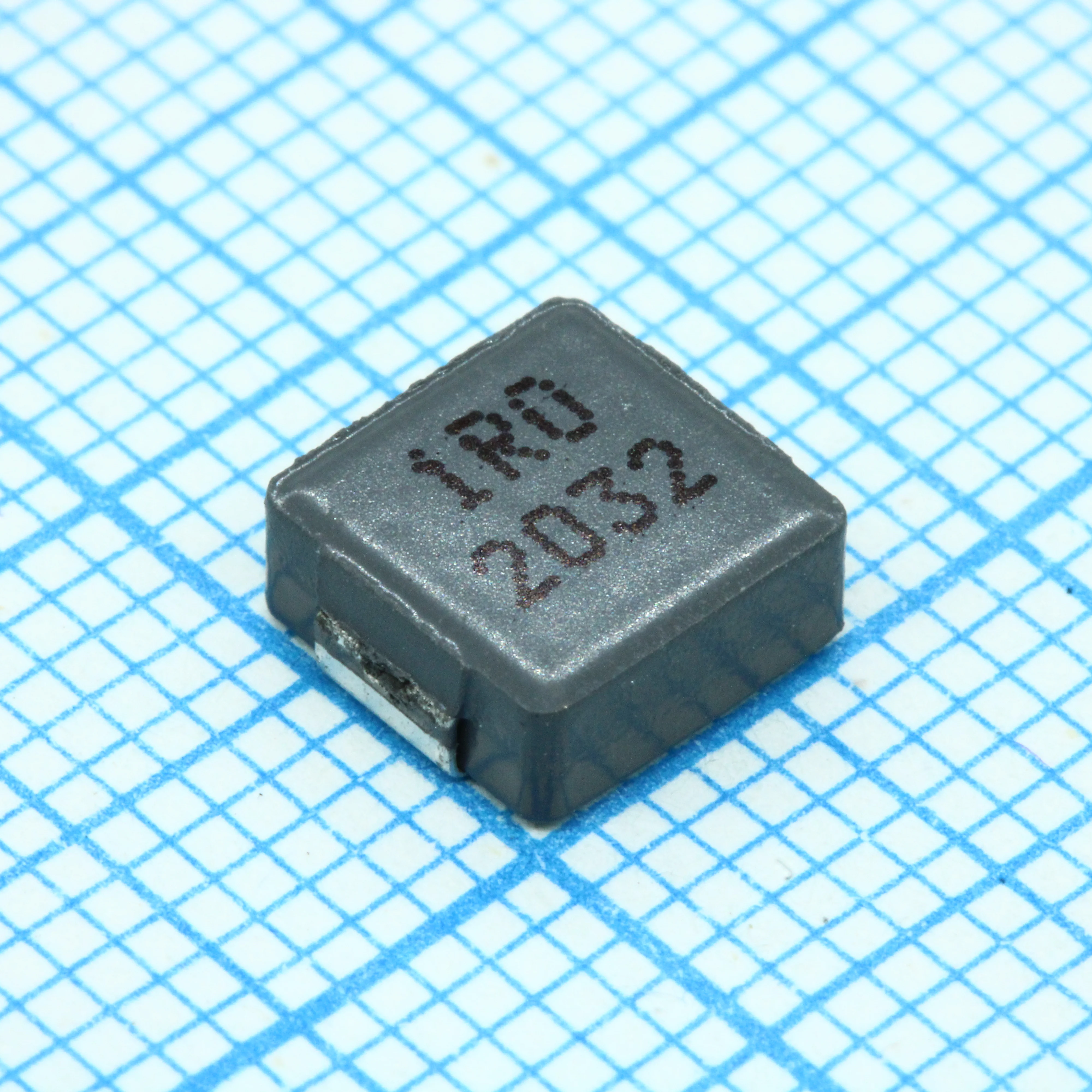 SRP7028A-1R0M - Катушка индуктивности силовая проволочная экранированная 1мкГн ±20% 100кГц 20Q-Фактор карбонил 11A 0.01Ом по постоянному току автомобильного применения