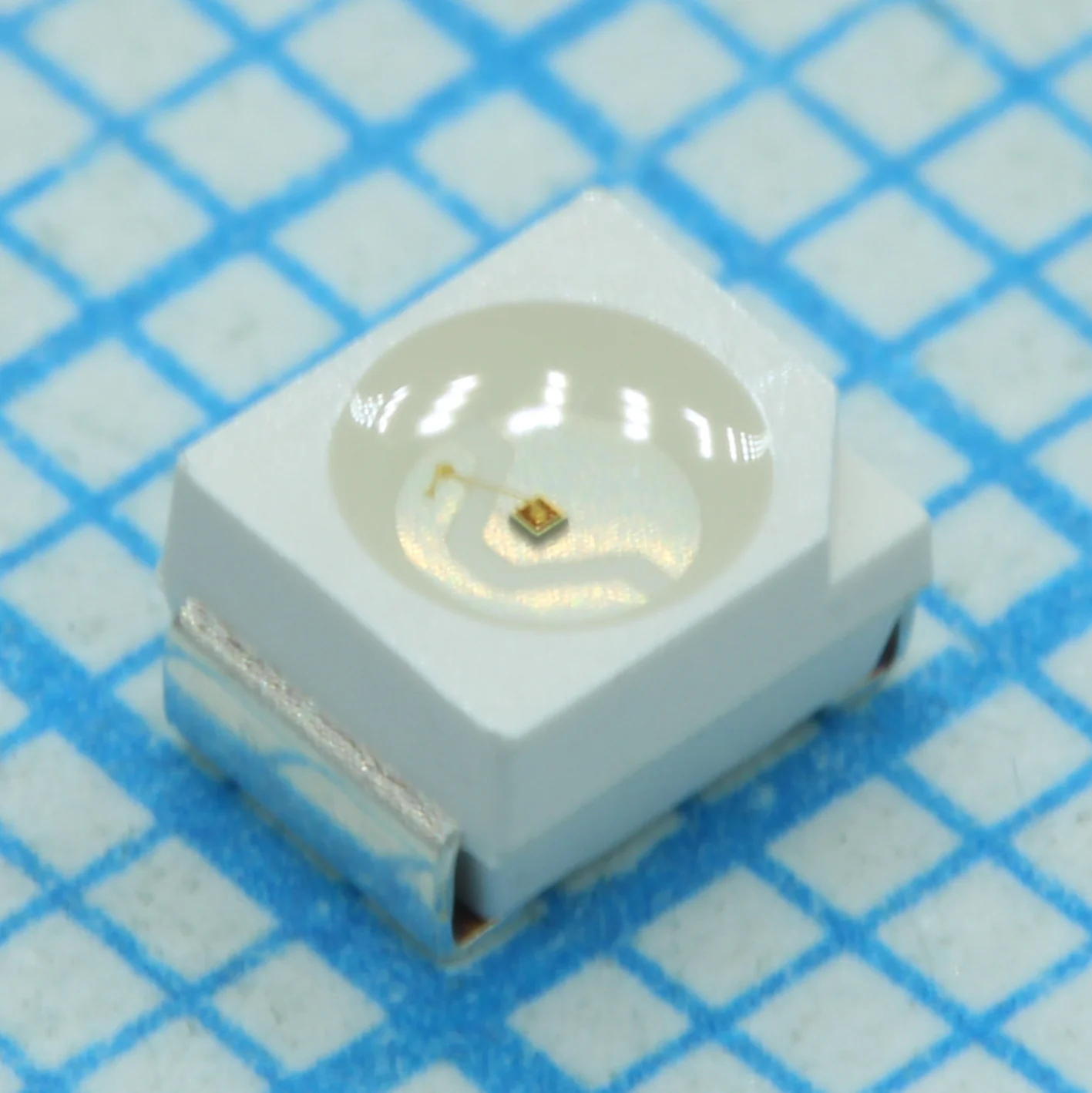 CLM1B-RKW-CUbVbAA3 - Стандартный светодиод - SMD красный