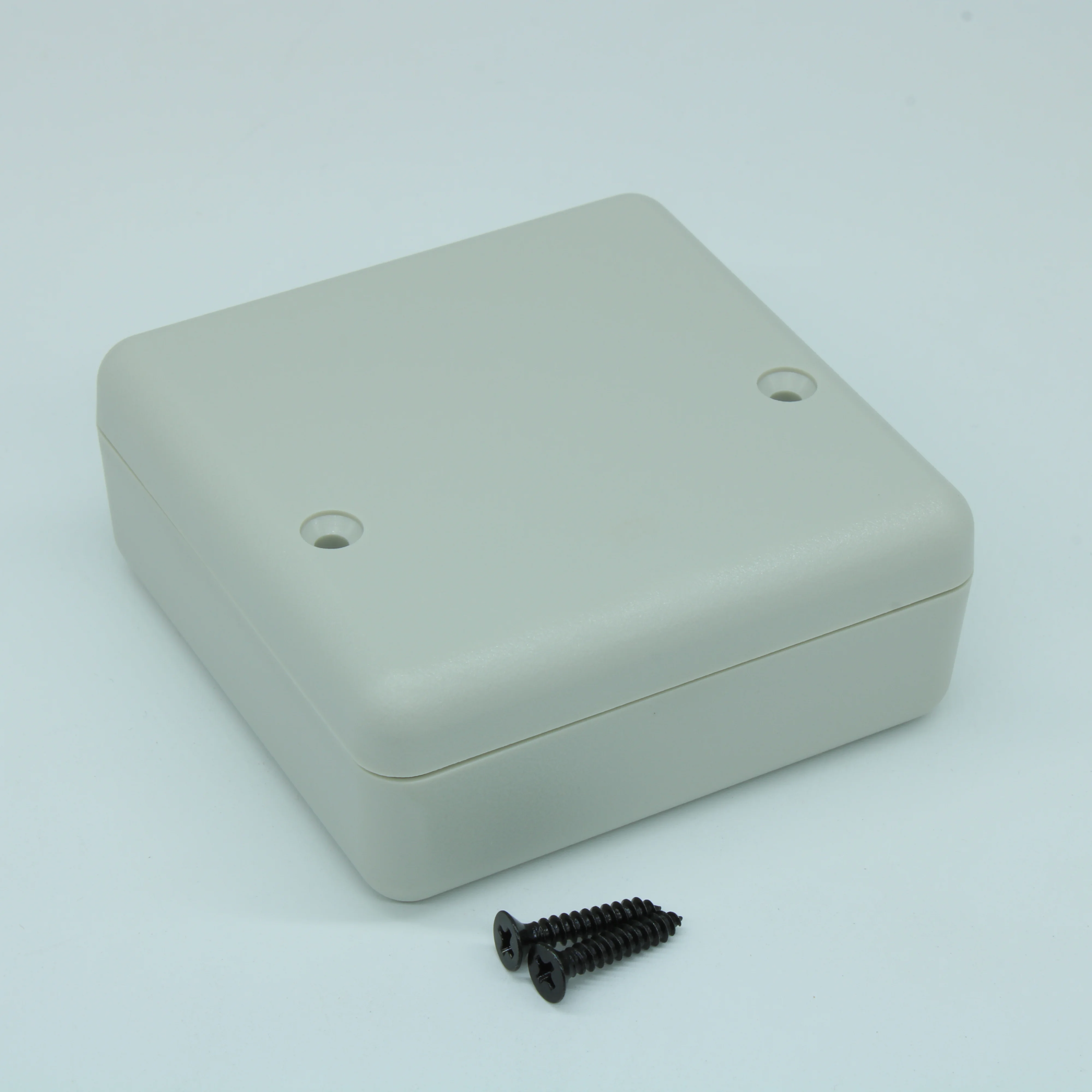 G515G - Корпус из ударопрочного пластика ABS, цвет серый
