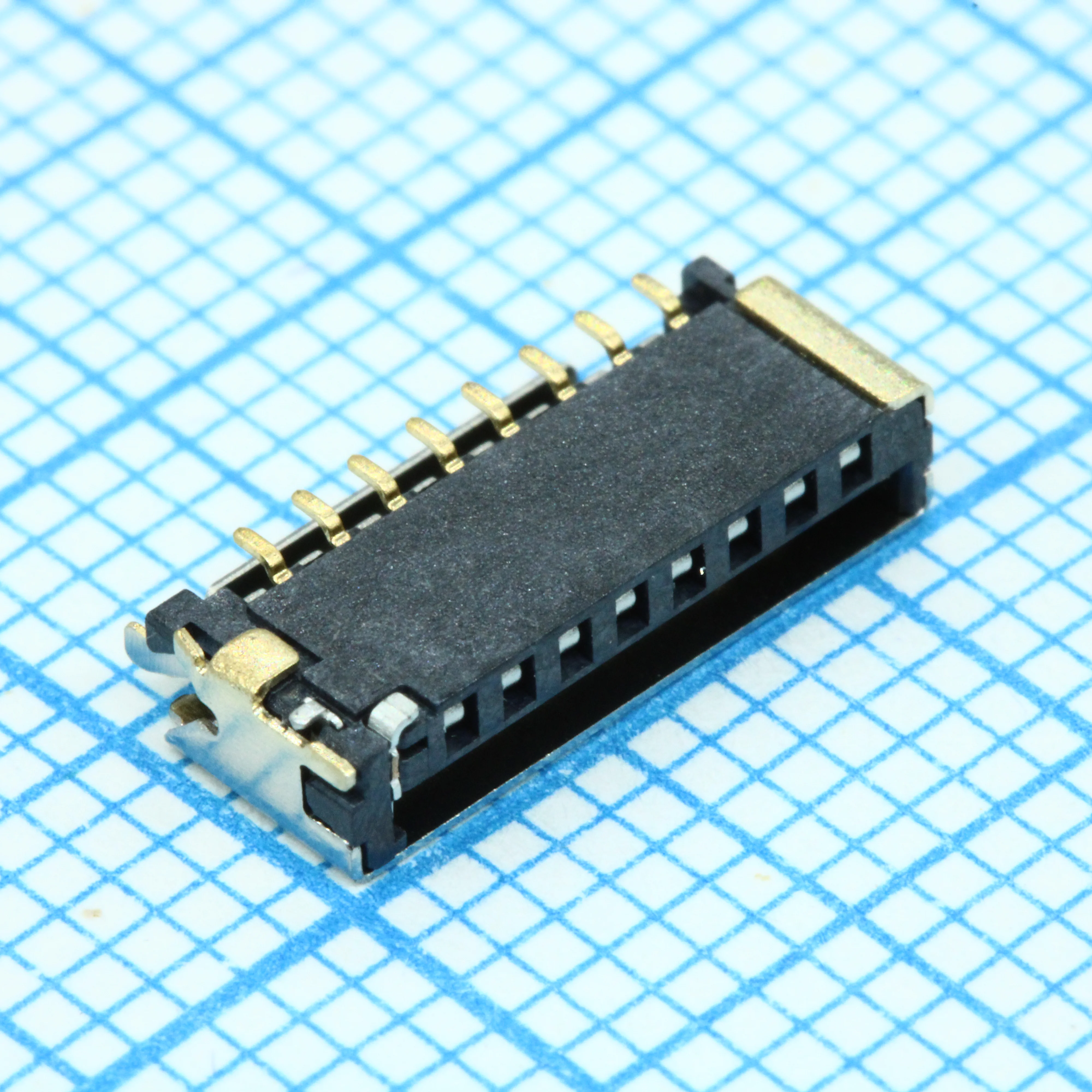 473092651 - Держатель карты Micro SD 8 контактов шаг 1.1мм угловой для поверхностного монтажа 0.5A/контакт лента на катушке