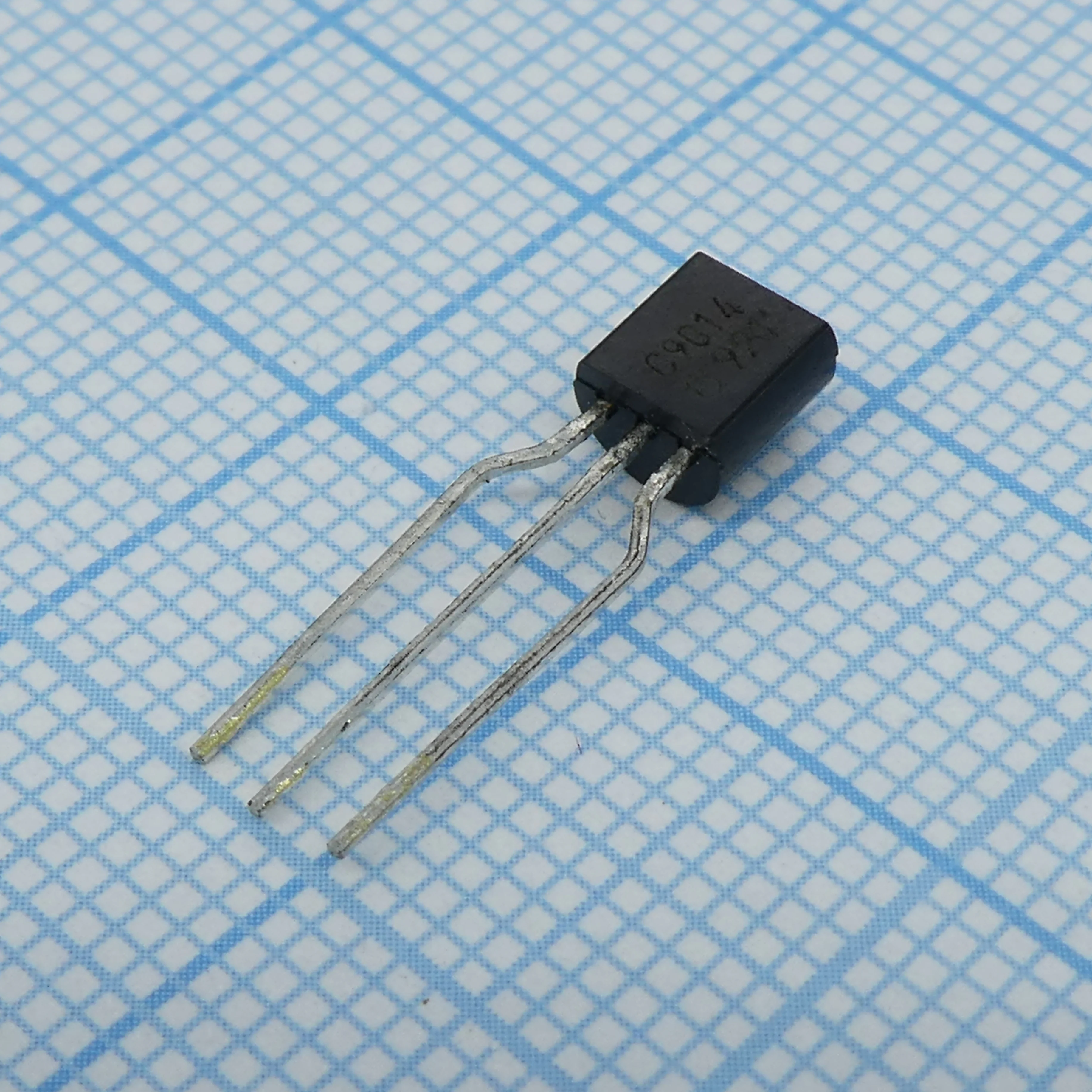 KTC9014 - Биполярный транзистор, NPN, 45 В, 0.1 А, 0.45 Вт
