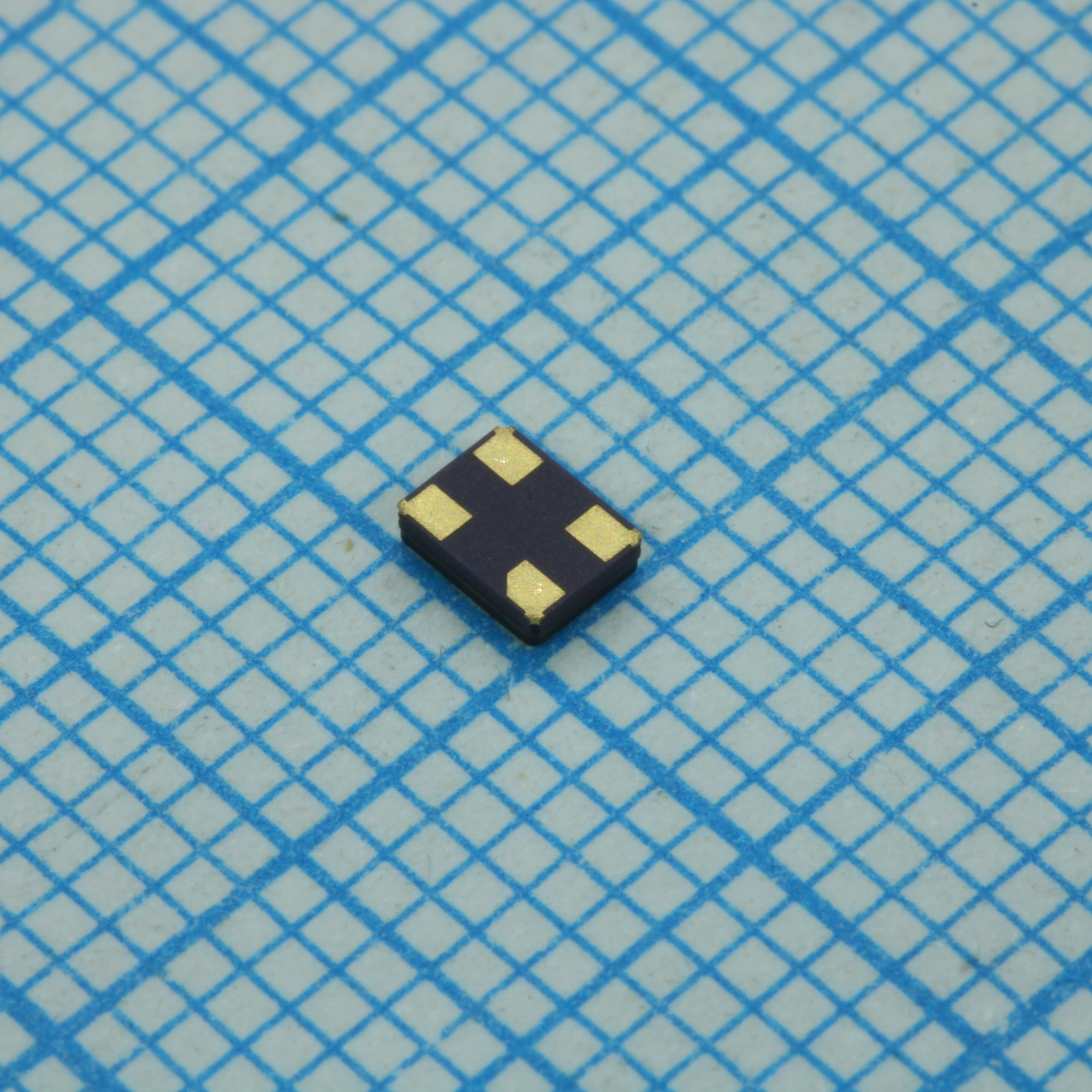 DSX321G 12.8 MHZ - Резонатор кварцевый 12.8МГц, 10PPM при 5°C, 20PPM при -40°С макс +85°C, 80Ом, 12пФ