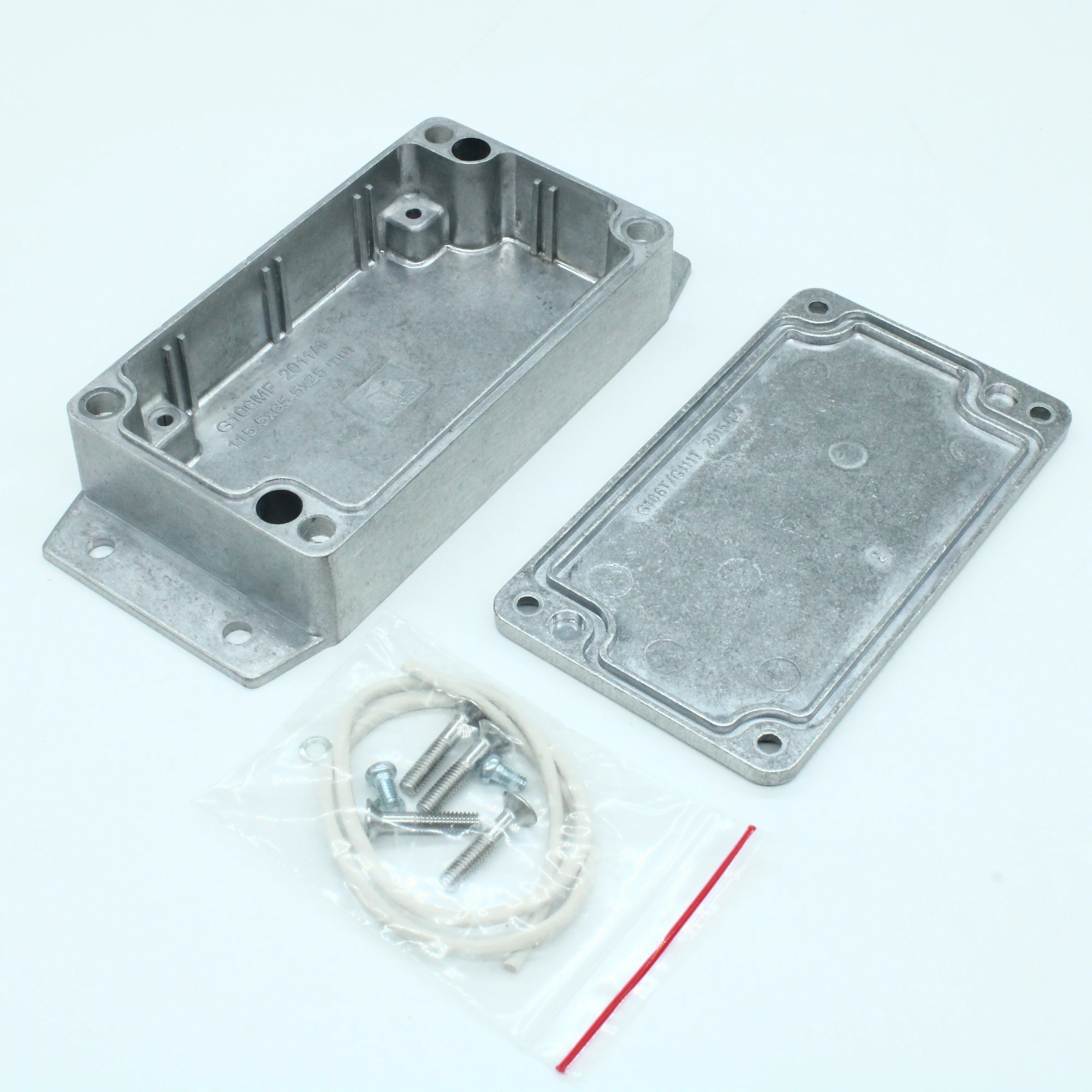 G106MF - Герметичный алюминиевый корпус с фланцами, IP65, некрашеный