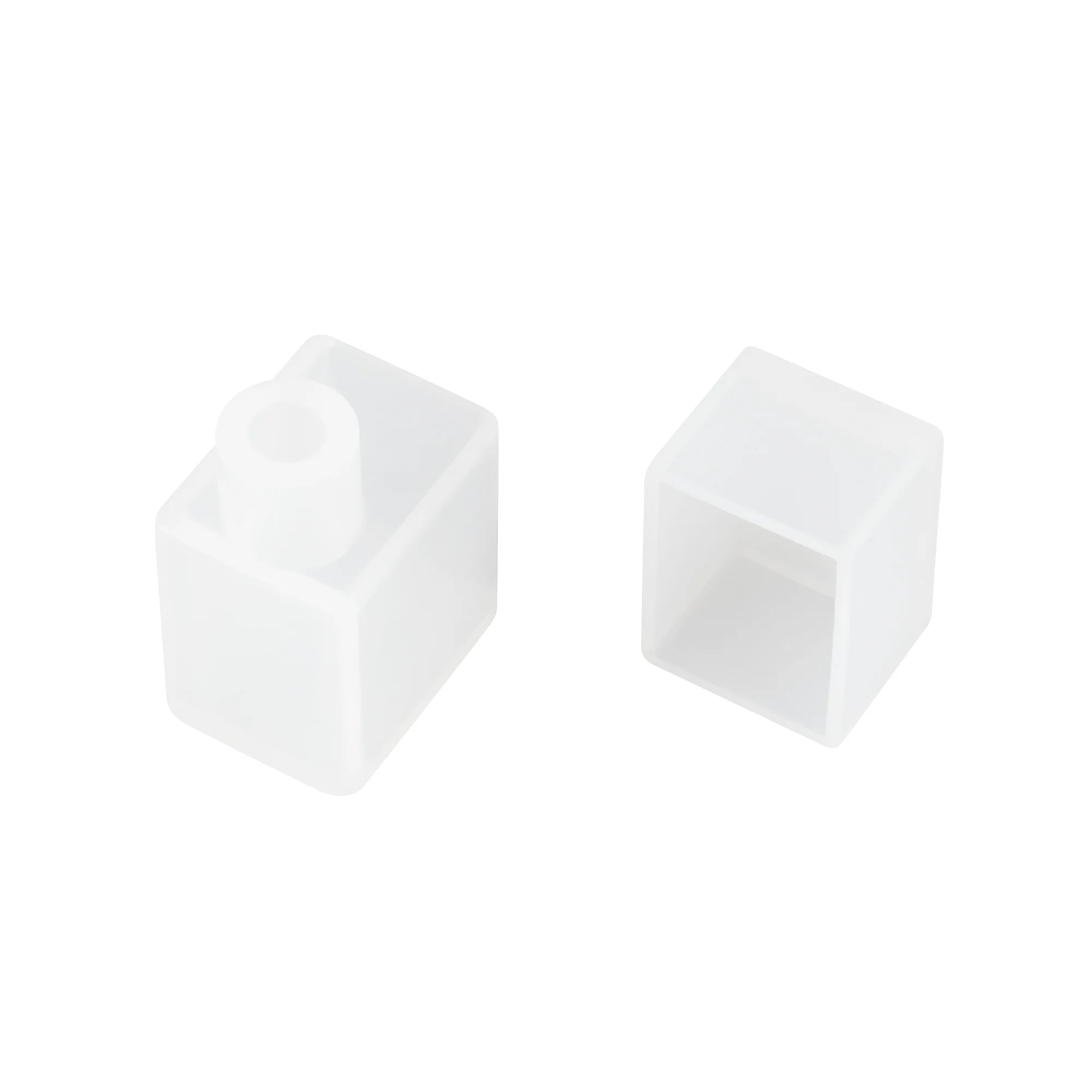 Заглушка MOONLIGHT-CAP-12x17mm-BOTTOM-S-SET 041023 - Комплект силиконовых заглушек для гибкого неона MOONLIGHT, сечение 17х12мм. В комплекте заглушка с выводом под кабель питания (вниз/вверх относительно линии сечения ленты) и глухая заглушка. Использоват