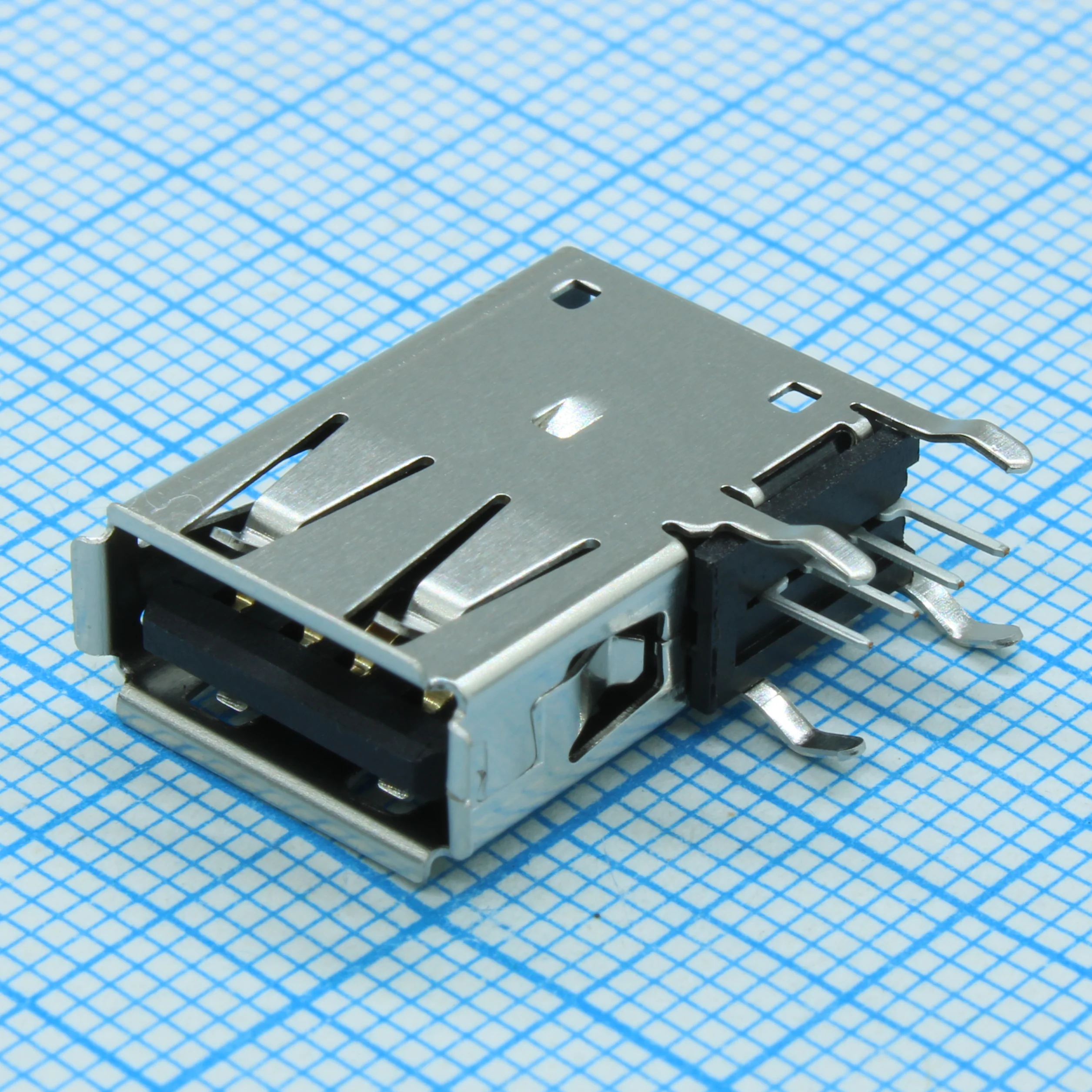 1-1734775-1 - Разъем USB тип A, USB 2.0, 4 контакта угловой монтаж в отверстие 4 терминала 1 порт лоток