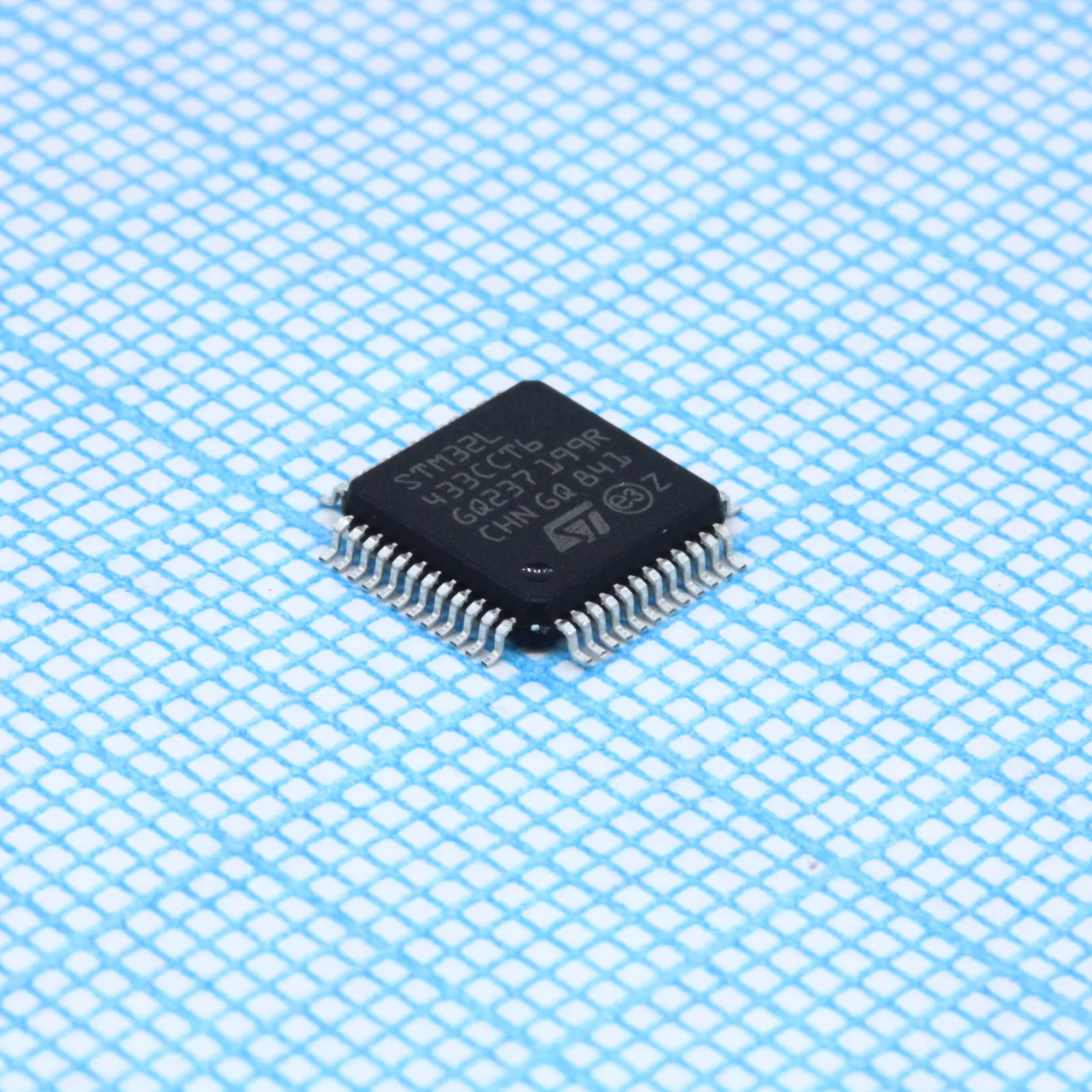 STM32L433CCT6 - Микроконтроллер STM 32-бит ядро ARM Cortex-M4 сверхнизкое энергопотребление  быстродействие 100DMIPS 256кБ Флэш-память