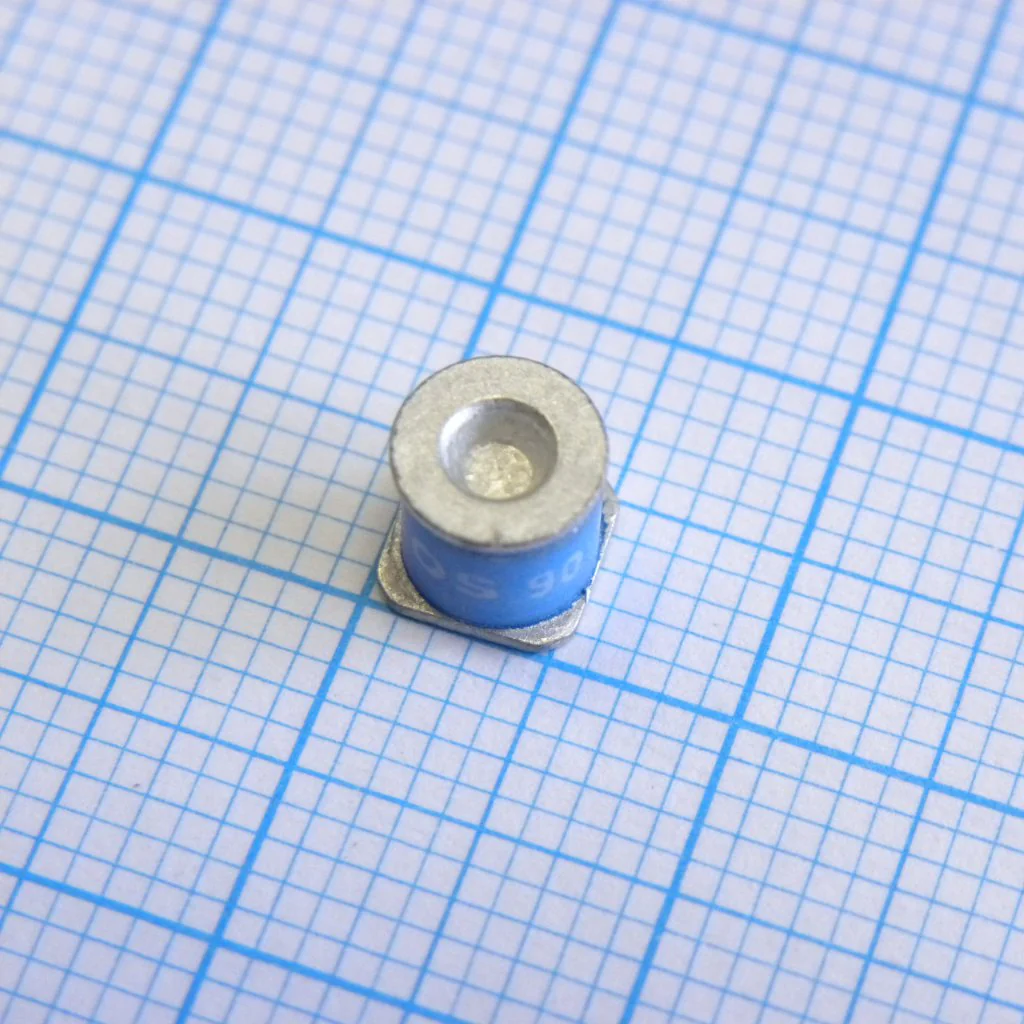 2031-23T-SMLF - 5x4.4mm 230V 1kA.