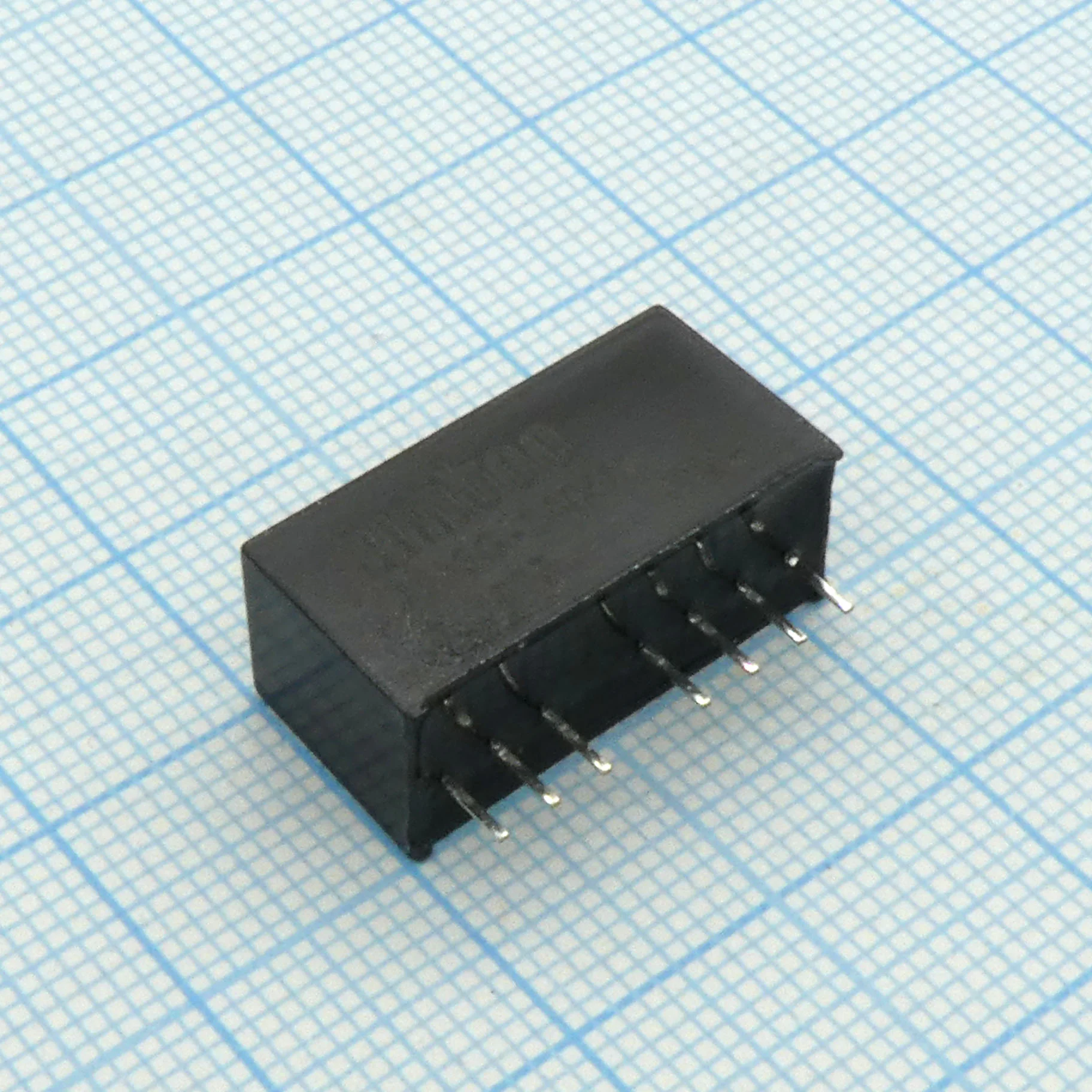 AM3G-2405SZ - DC/DC, 3Вт, вход 18…36В, выход 5В/0.6А, изоляция 1600В DC, КПД 79%, максимальная емкостная нагрузка не более 2200мкФ, вход On/Off, SIP8, 21.85x9.2x11.1мм, -40…85°C, пластик