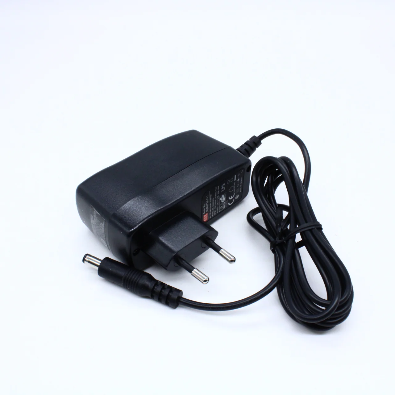 SGA60E24-P1J - AC-DC, 60Вт, сетевой адаптер, выход 24В/2.5А, вход 90...264В AC, 47...63 Гц, изоляция 4200B DC, 93.5x35x51.5мм, -20...+50C, выходной разъем 11, диам. 5.5х2.1мм