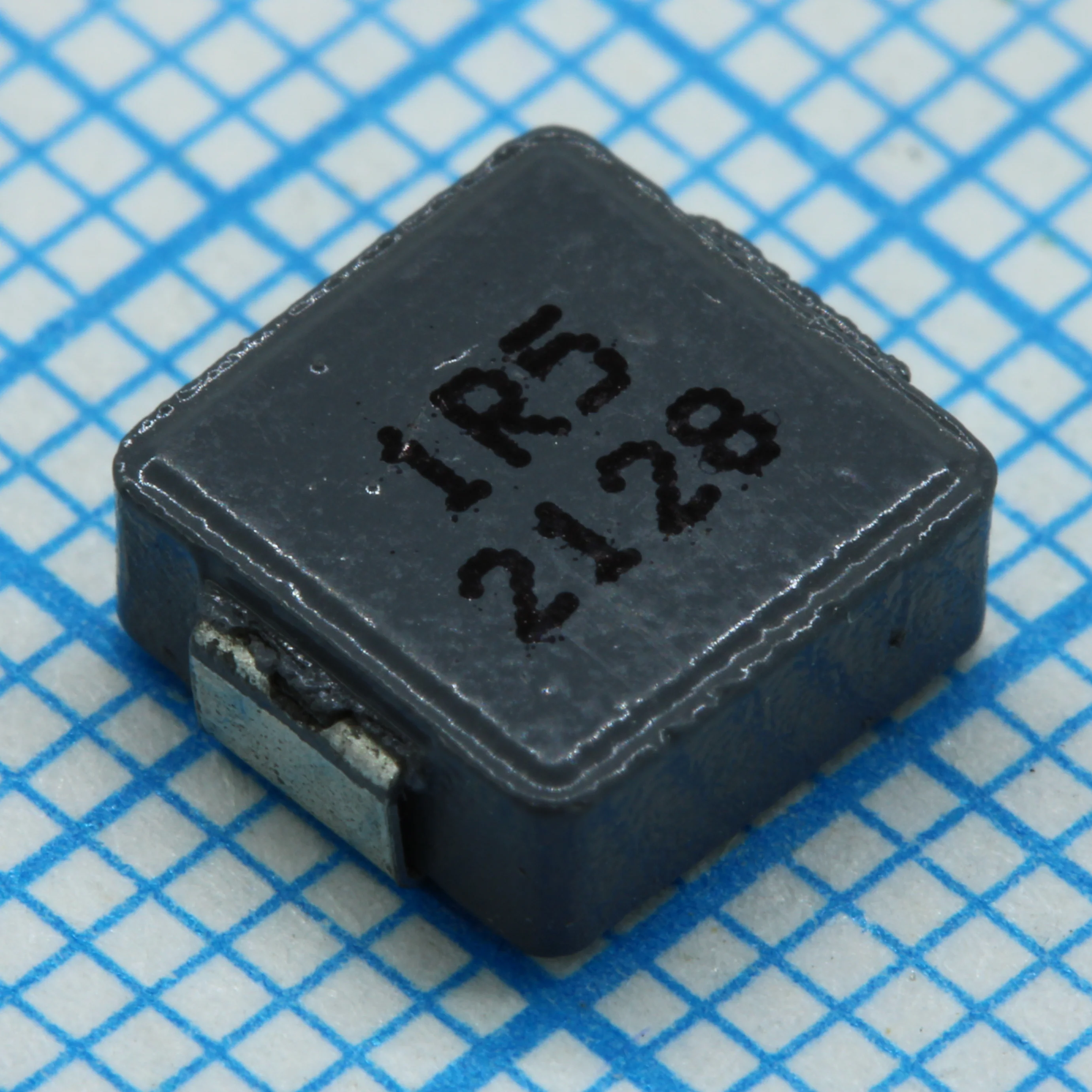 SRP7028A-1R5M - Катушка индуктивности силовая проволочная экранированная 1.5мкГн ±20% 100кГц 20Q-Фактор карбонил 9A 15мОм по постоянному току автомобильного применения