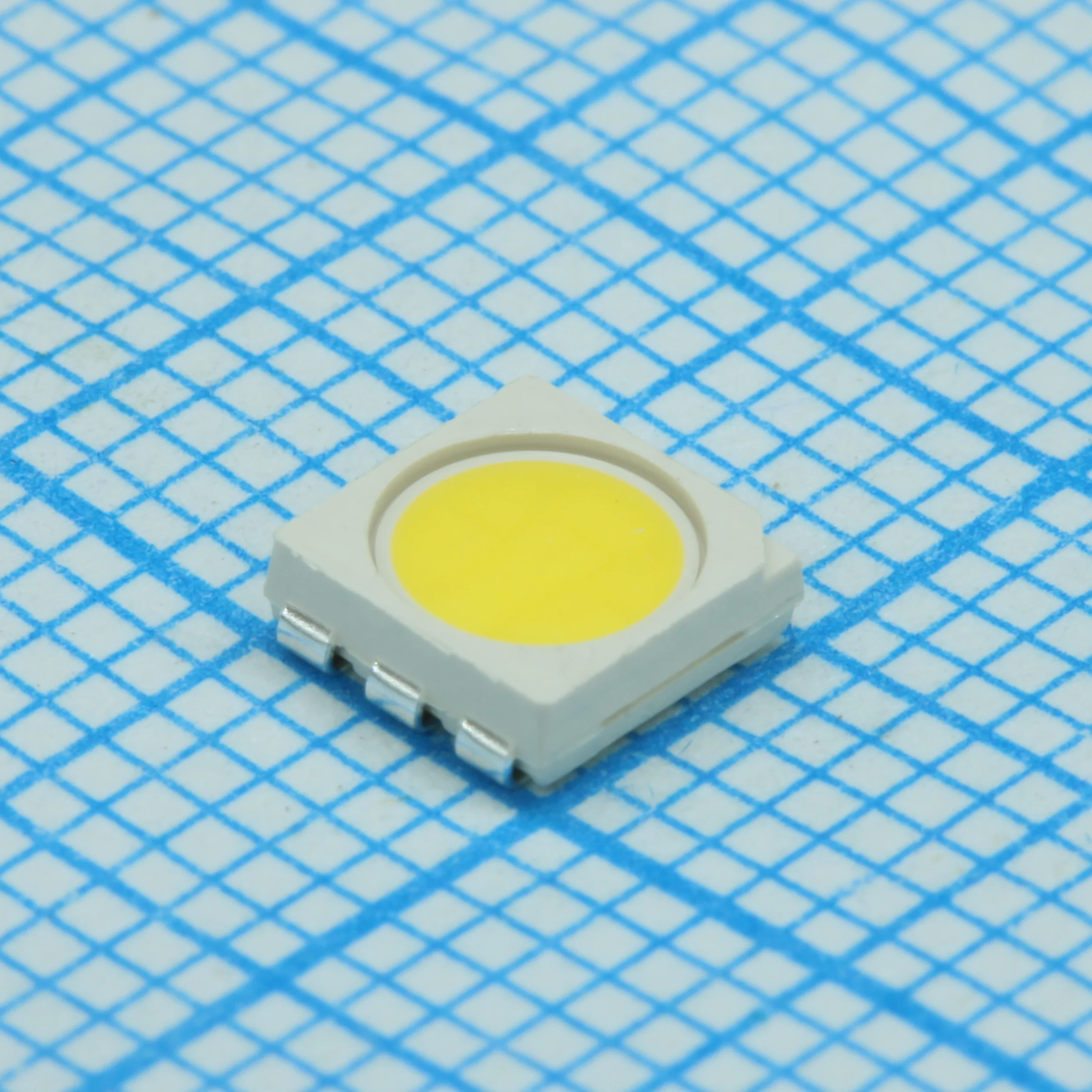 HL-AF-5060H343W-3-S1-THL-HR3 (5000K) - Светодиод smd 5,0x5,0x1,6мм/0,26W/ белый/ 5000K/ 2,9v x 3шт/ 23Lm @ 20mA*3/ Ifmax=80mA/ CRI=80/ 120° (3in1)
