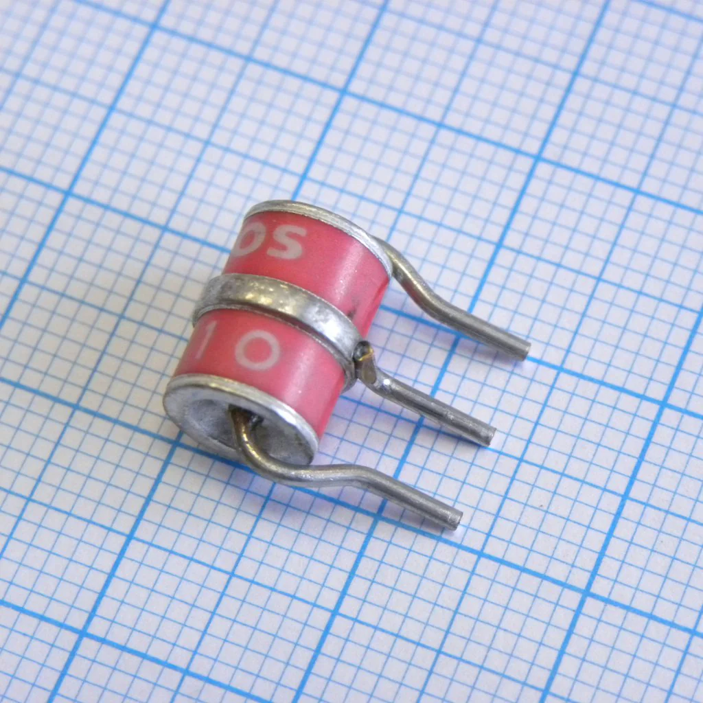 B88069X8740B502 - 8x10mm 230V ±20% 20kA/10A 3-х элек. T23A230X