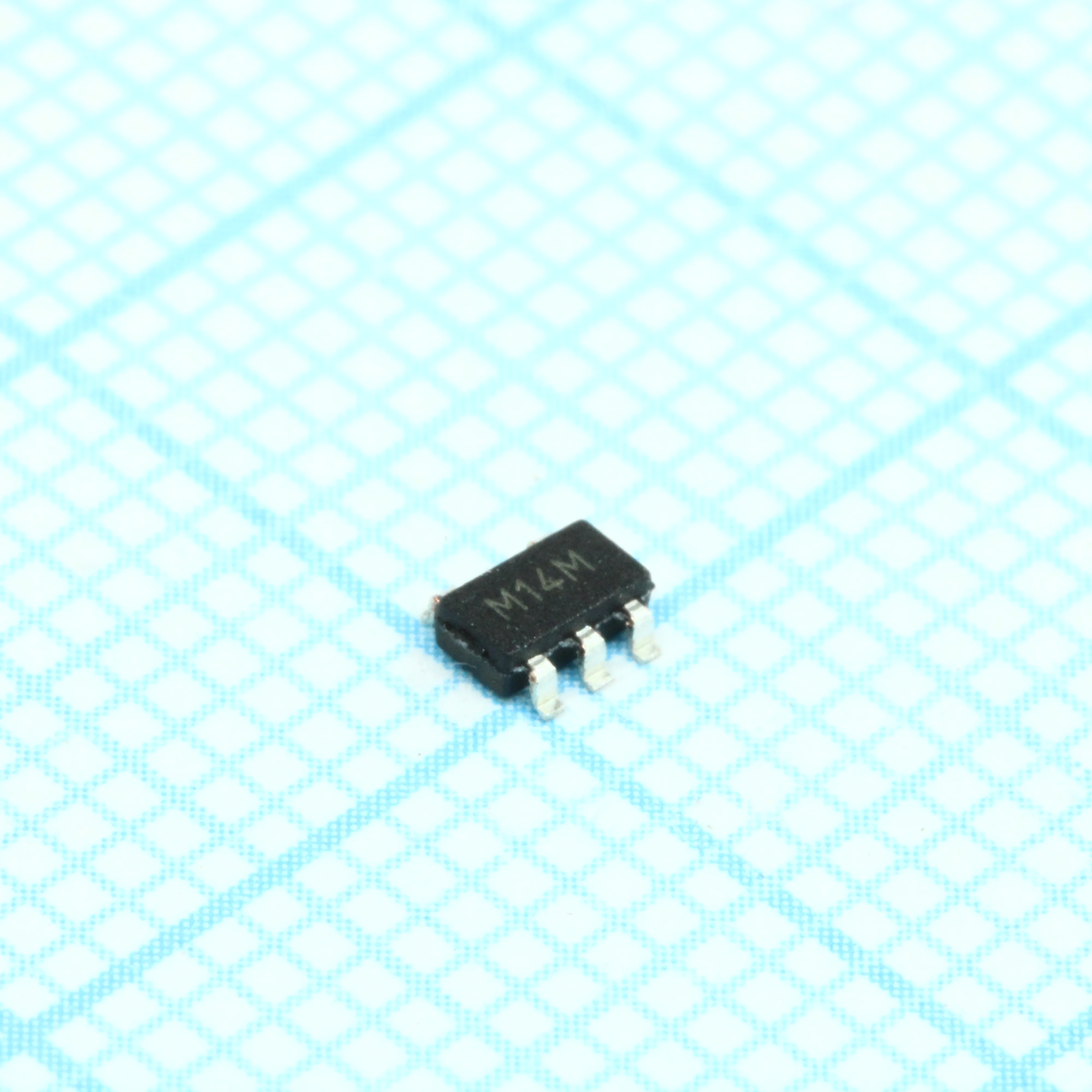24LC01BT-I/OT - Энергонезависимое ППЗУ шина I2C    128x8