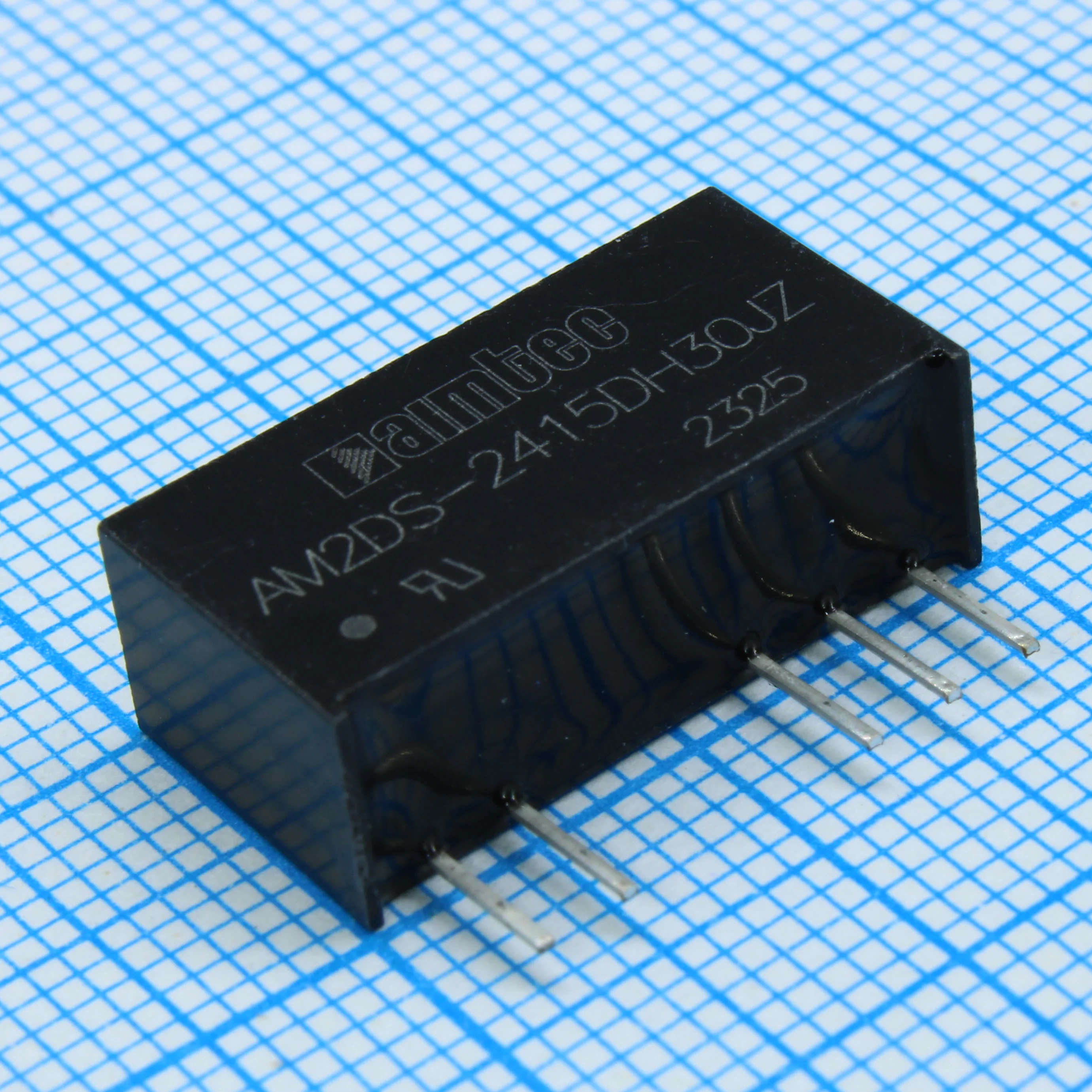 AM2DS-2415DH30JZ - DC/DC, 2Вт, вход 21.6…26.4В, выход ±15В/±0.007…0.067А, изоляция 3000В DC, КПД 83%, максимальная емкостная нагрузка не более 220мкФ, SIP7, 19.65x7.05x10.16мм, -40…105°C, пластик