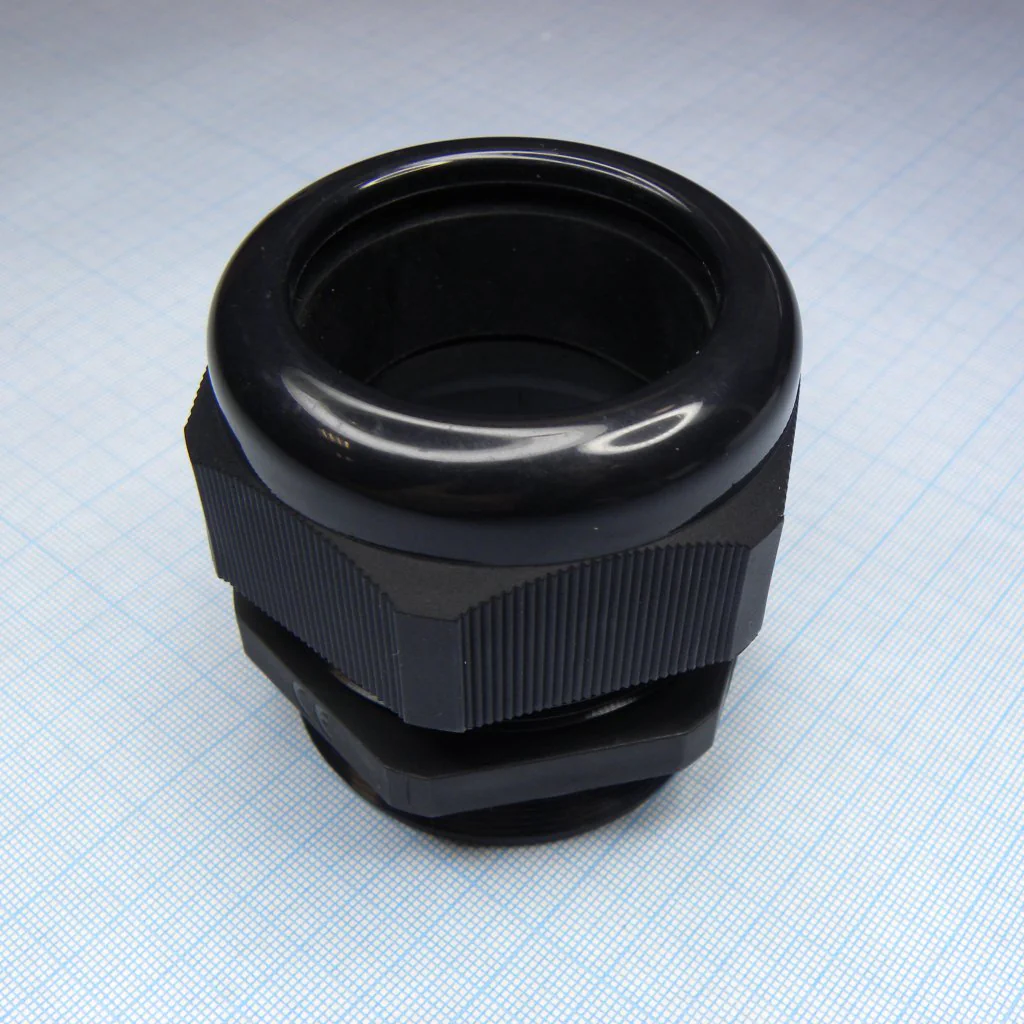 DDL-PG48P (black) - Кабель ввод, крепление на панель, гайка для крепления на панель приобретается отдельно