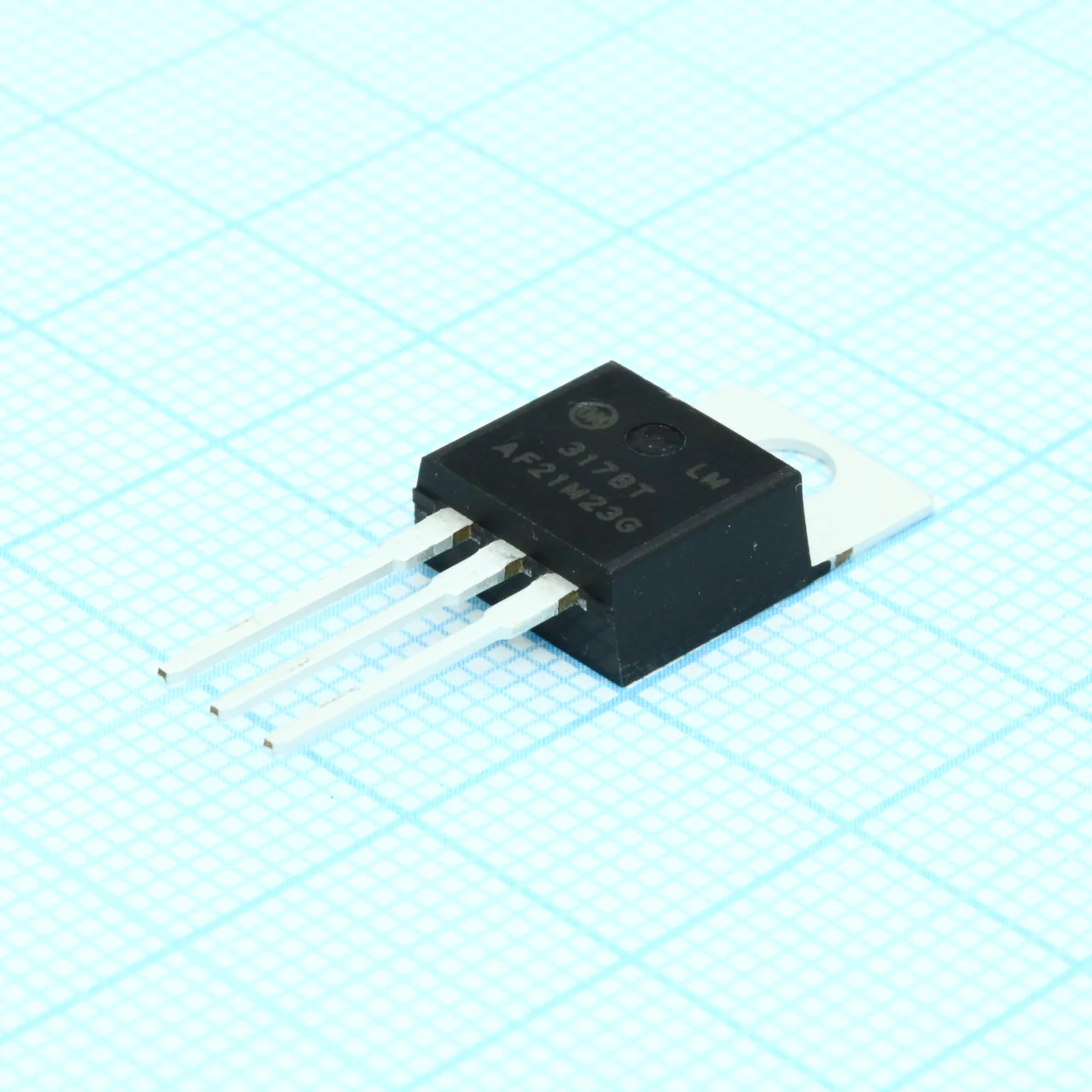 LM317BTG - Регулируемый стабилизатор с низким падением напряжения положительной полярности,  1.2...37В,  0.4А 3-Pin(3+Tab) TO-220 туба