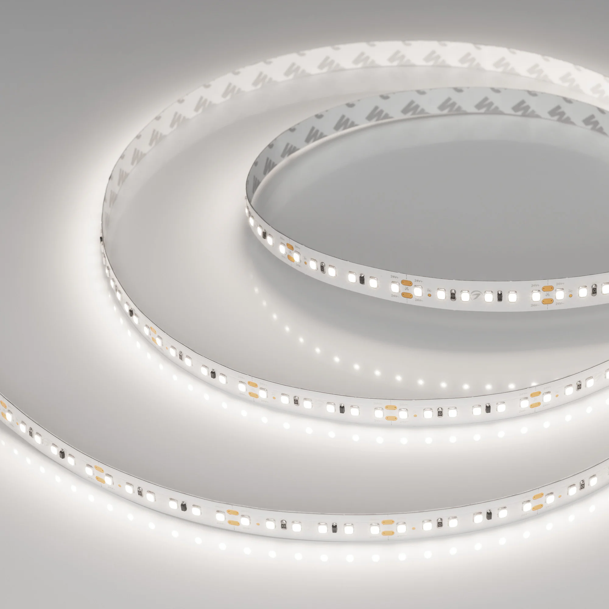 Лента IC-A120-12mm 24V Day5000 (9.6 W/m, IP20, 2835, 20m) 028629(2) - Стабилизированная лента, светодиоды smd 2835, 120шт/м (2400шт на 20м), белая плата 12мм, скотч 3М. Цвет БЕЛЫЙ ДНЕВНОЙ 5000K. Питание 24V, мощность 9.6 Вт/м (192 Вт на 20м), угол 120°, ц