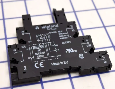 Колодка SF38 115V - Колодка для реле, с 1 переключающим контактом, рабочее напряжение: 110 … 125 V AC / DC, с винтовой фиксацией провода, серия flare