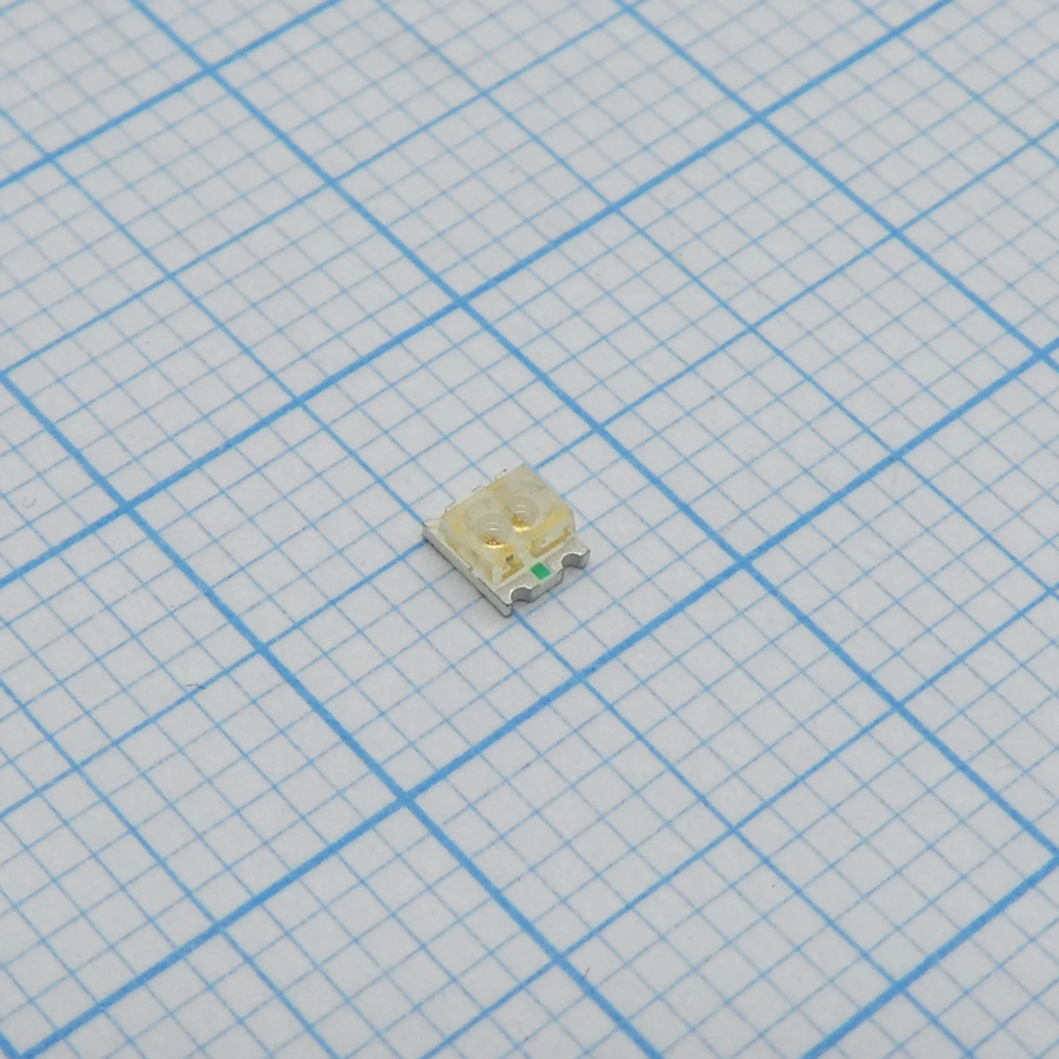 KPBL-3025SURKZGC - Светодиод smd 3х2,5мм/красный/630нм/500-1000мкд - зеленый/525нм/700-1900мкд/прозрачный/50°