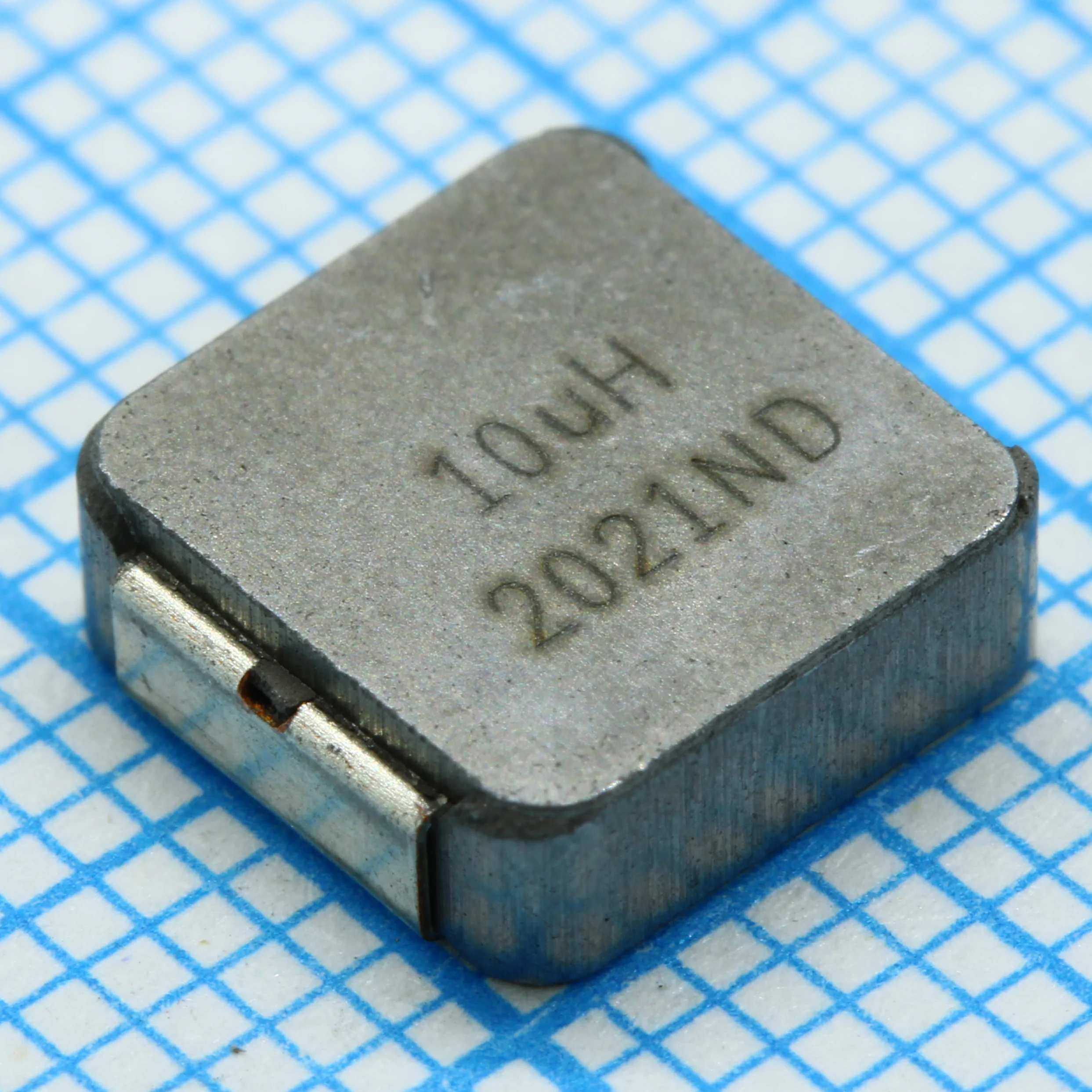 IHLP3232CZER100M01 - Индуктивность силовая проволочная 10мкГн ±20% 100кГц порошковое железо 4.7A 0.0712Ом по постоянному току 3232 лента на катушке