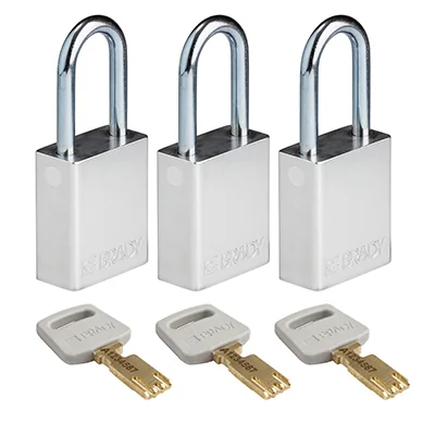 gws150304 - Замки SafeKey алюминиевые со стальной дужкой, высота дужки – 38 мм, диаметр дужки – 6.4 мм, алюминиевый корпус, размеры корпуса – 46х38х19 мм, система "Одинаковые ключи", цвет – серебристый, 3 шт/упак