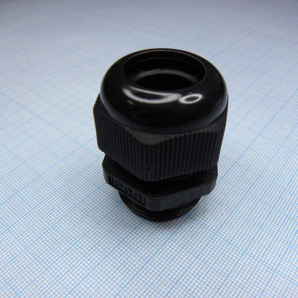 DDL-PG21P (black) - Кабель ввод, крепление на панель, гайка для крепления на панель приобретается отдельно