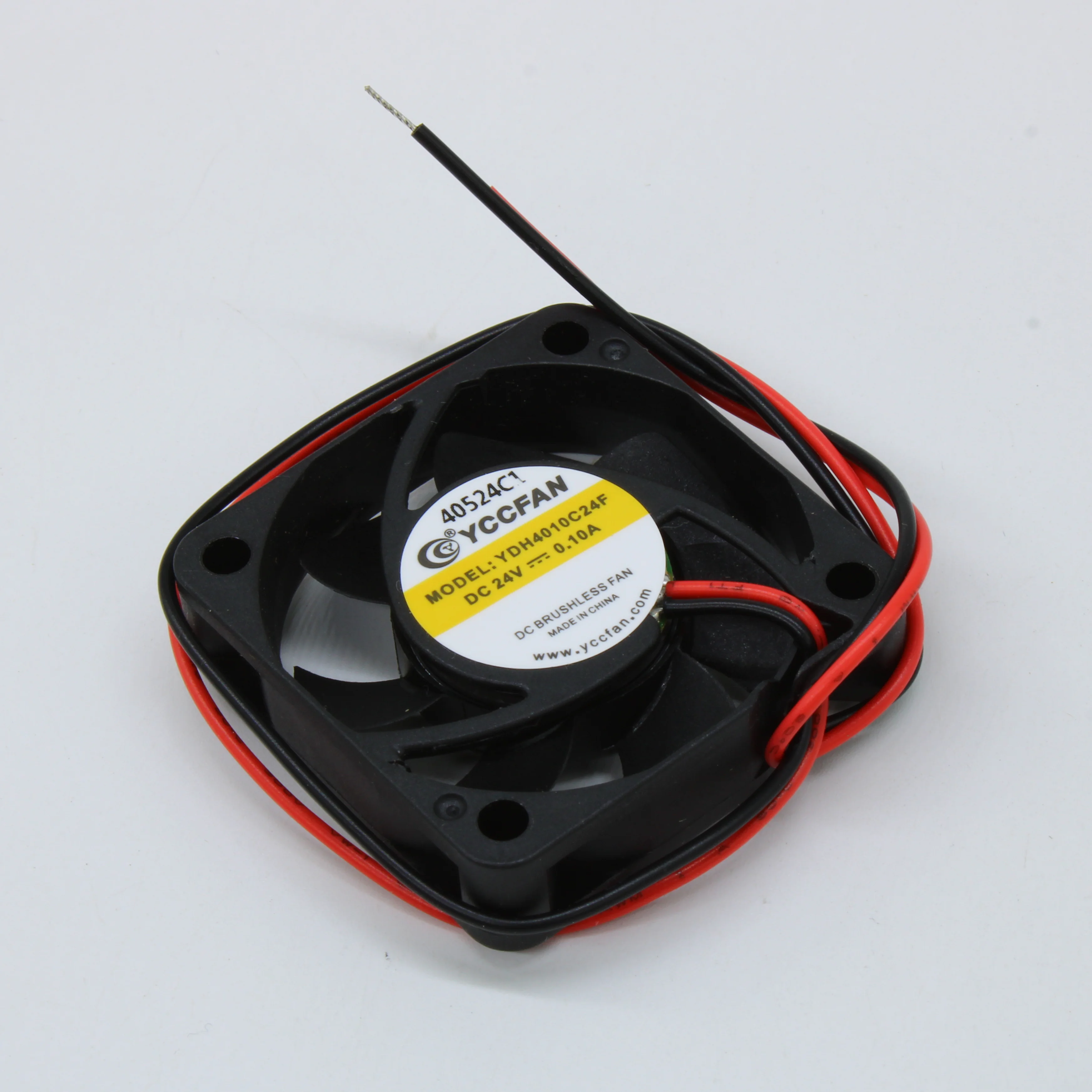 YDH4010C24F - Вентилятор 24В 40х40x10 C 8000 об/мин, 14.87м3/час, 31.1дБ, подшипник скольжения CycleSeal, тип вывода - провод
